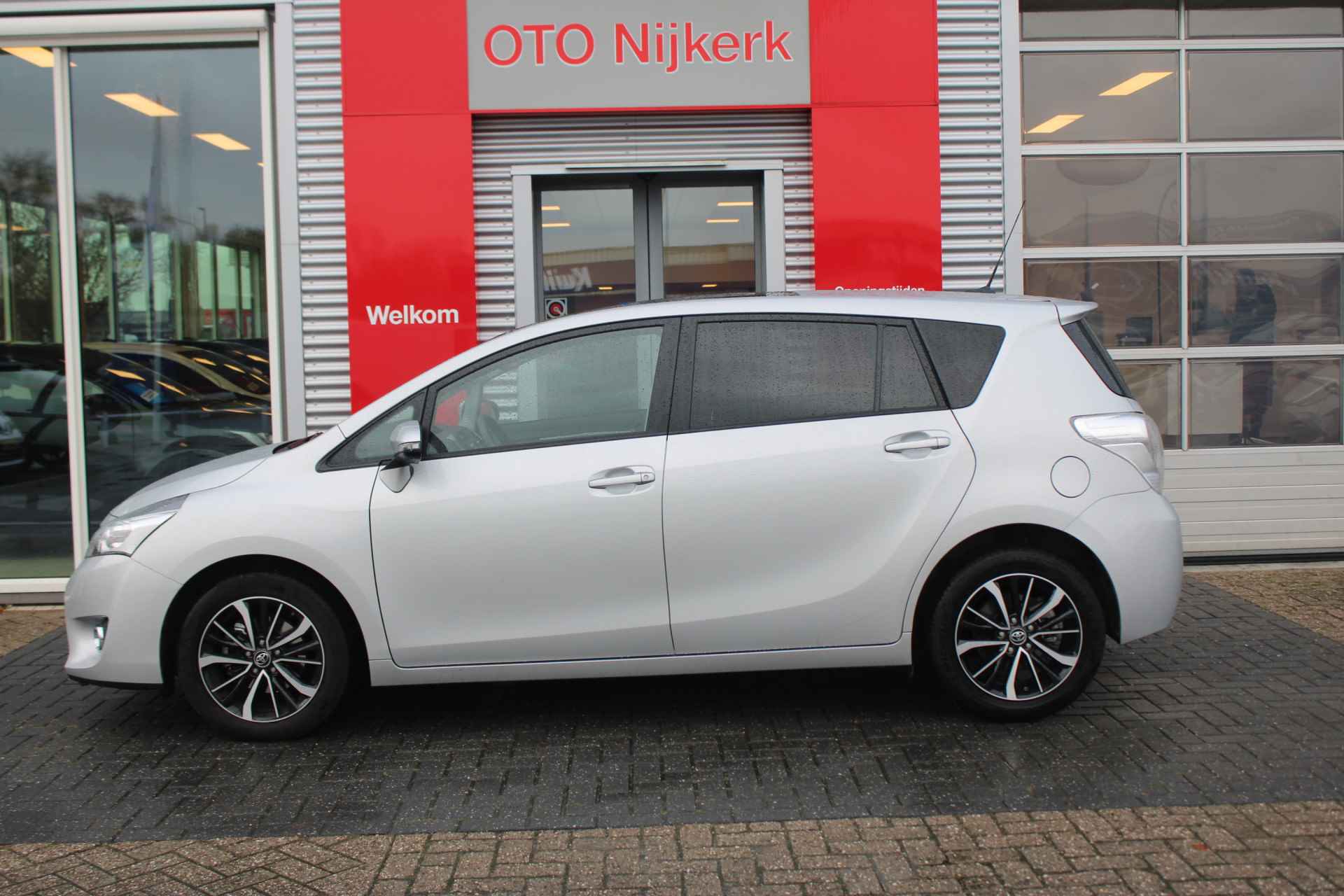 Toyota Verso 1.8 VVT-i SkyView Edition - 9/53