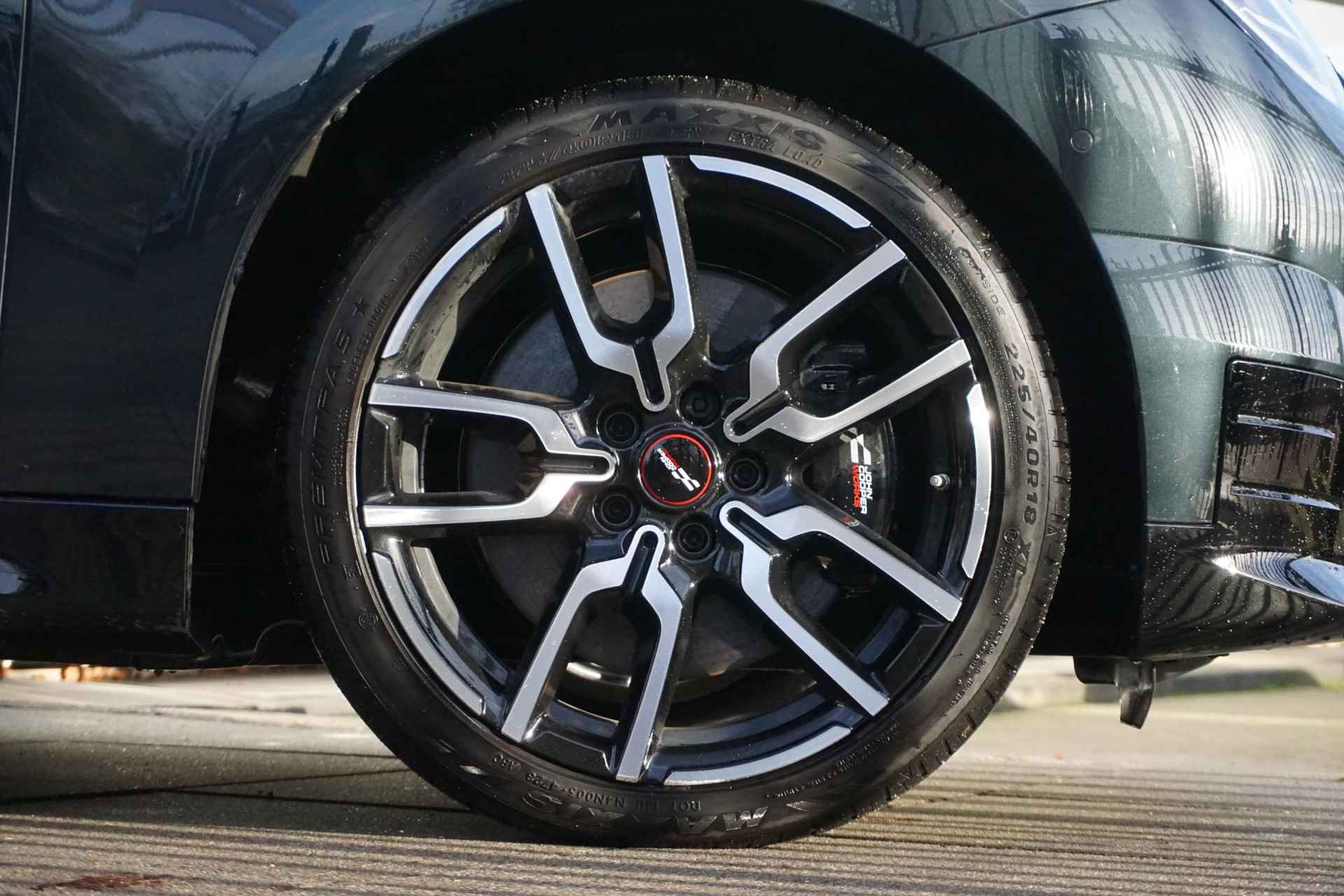 MINI 3-deurs Cooper SE John Cooper Works Uitvoering | Pakket XL | 18 inch JCW Lap Spoke 2-tone | Glazen panoramadak - 6/37