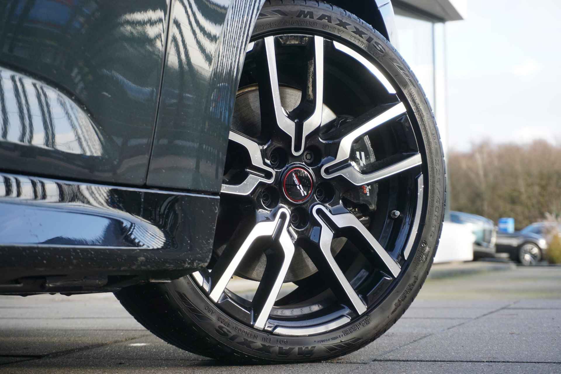 MINI 3-deurs Cooper SE John Cooper Works Uitvoering | Pakket XL | 18 inch JCW Lap Spoke 2-tone | Glazen panoramadak - 24/37