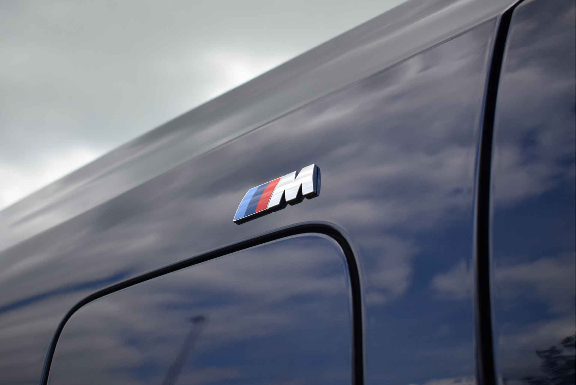 BMW 3 Serie Touring 320e High Executive M Sport Automaat / Panoramadak / Adaptieve LED / Sportstoelen / Comfort Access / Live Cockpit Professional / Harman Kardon - 15/35