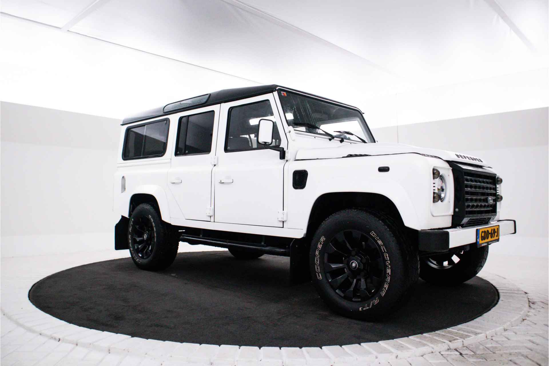 Land Rover Defender 2.4 TD 110 SW S NIEUWSTAAT, Leer, Apple carplay, Alcantara hemel etc etc - 3/31