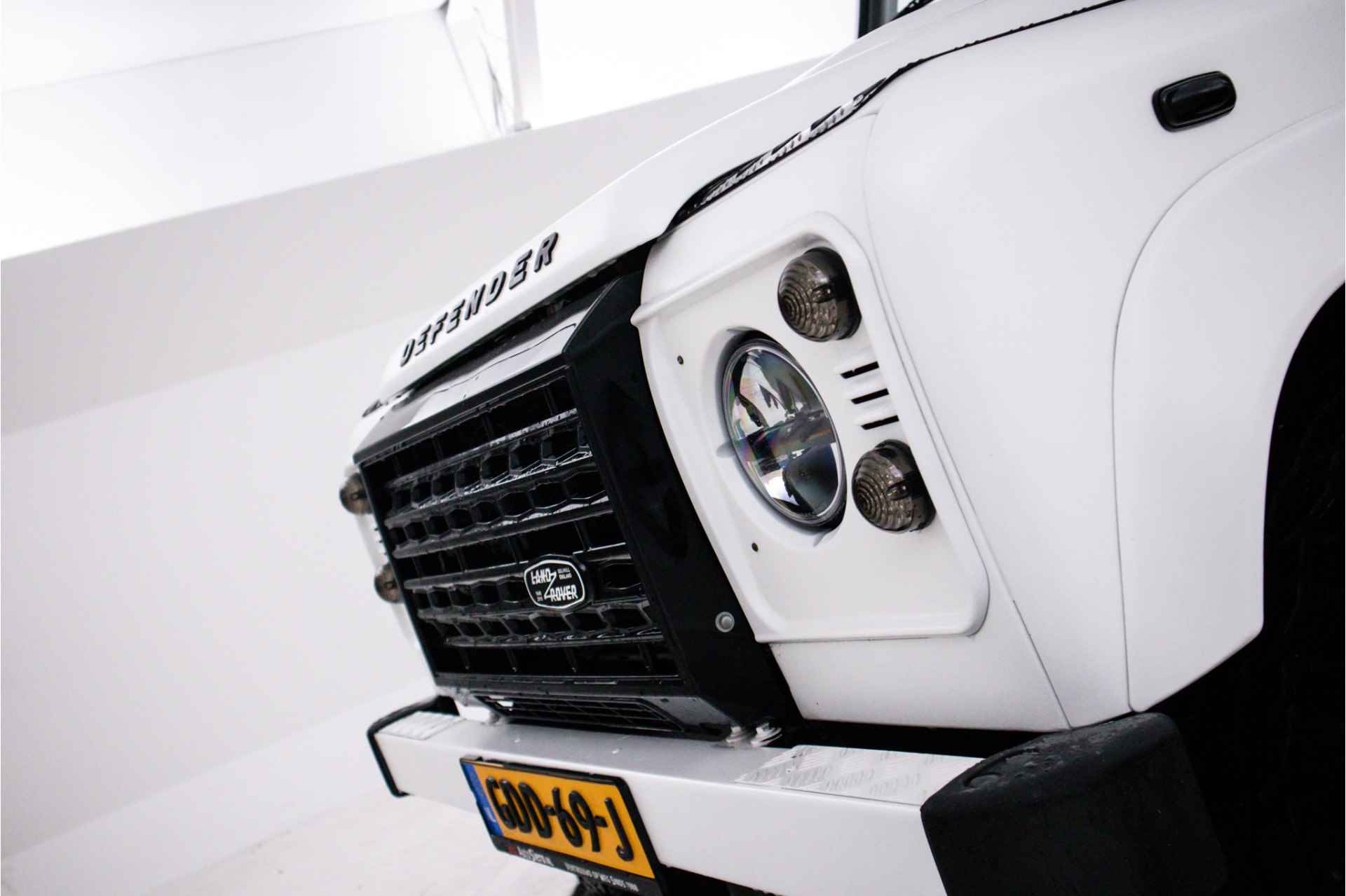 Land Rover Defender 2.4 TD 110 SW S NIEUWSTAAT, Leer, Apple carplay, Alcantara hemel etc etc - 7/31