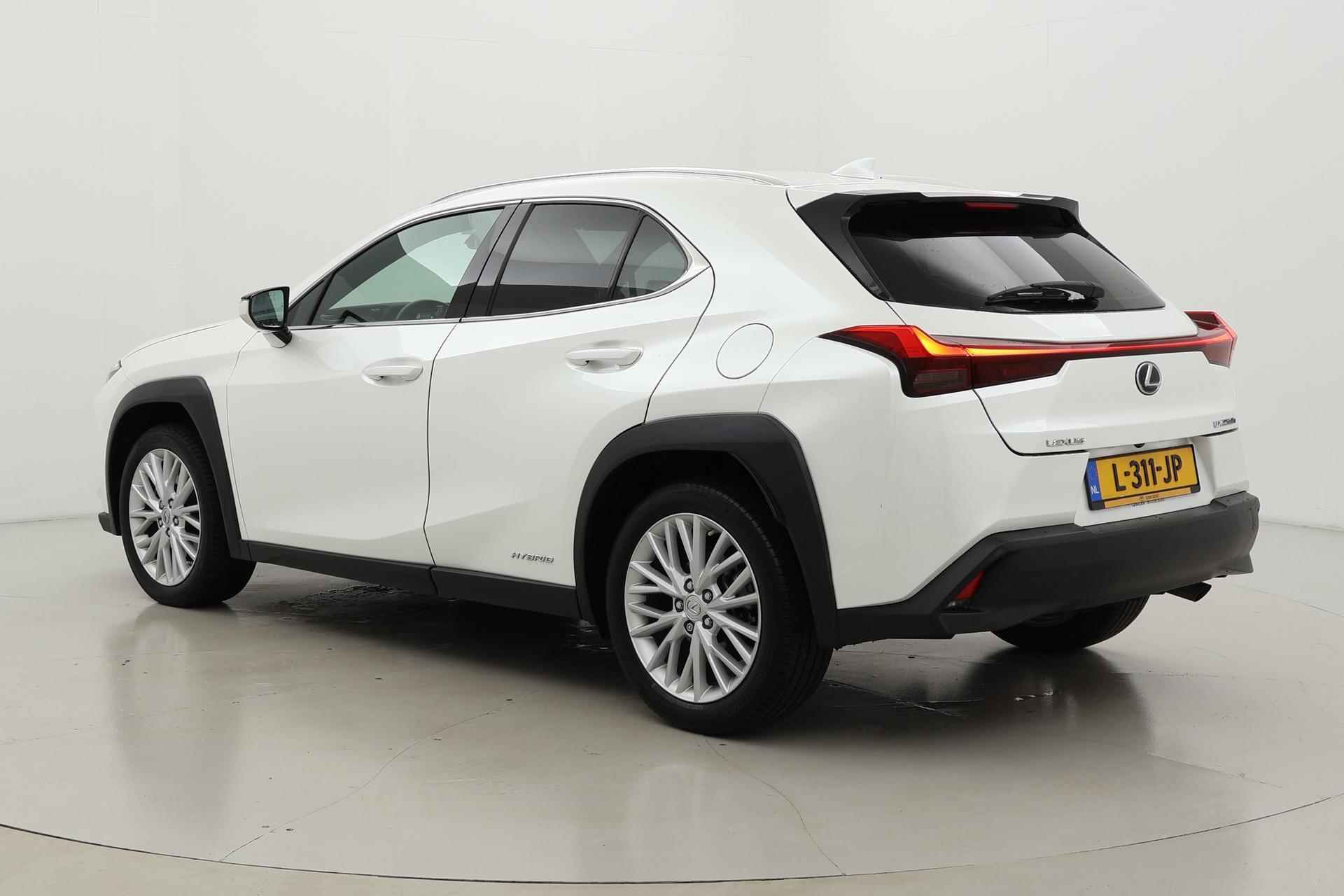 Lexus UX 250h Business Line | Navigatie - 31/37