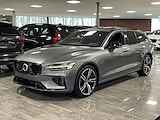 Volvo V60 T6 AWD Recharge R-Design | Schuifdak | Trekhaak | 360° Camera | Harman Kardon | Adaptieve Cruise Control | Full LED Meesturende