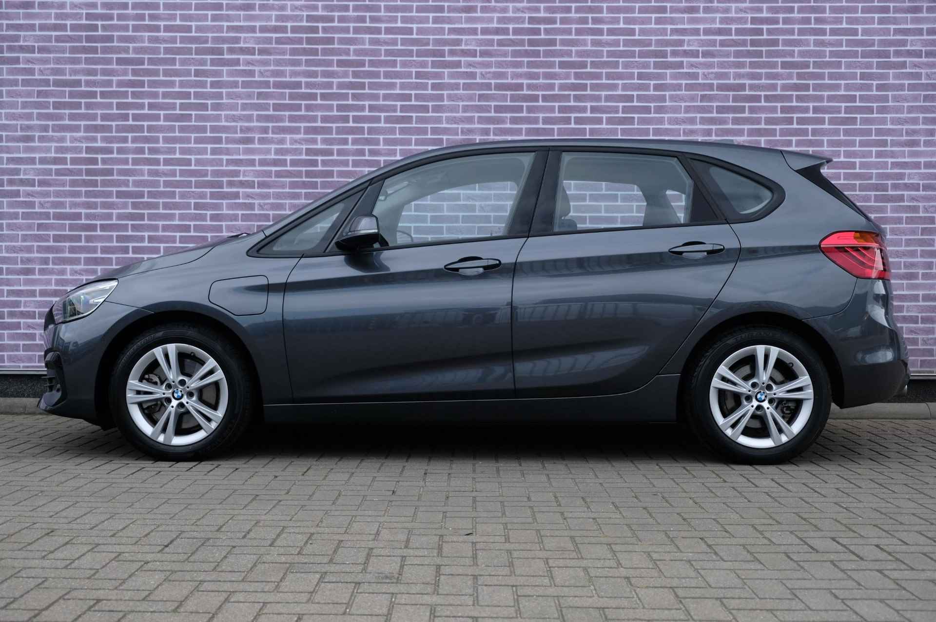 BMW 2-serie Active Tourer 225xe iPerformance Executive | NAP | Climate Control | Volledig Onderhouden | Navigatie | Camera | PDC Voor+Achter | - 4/36