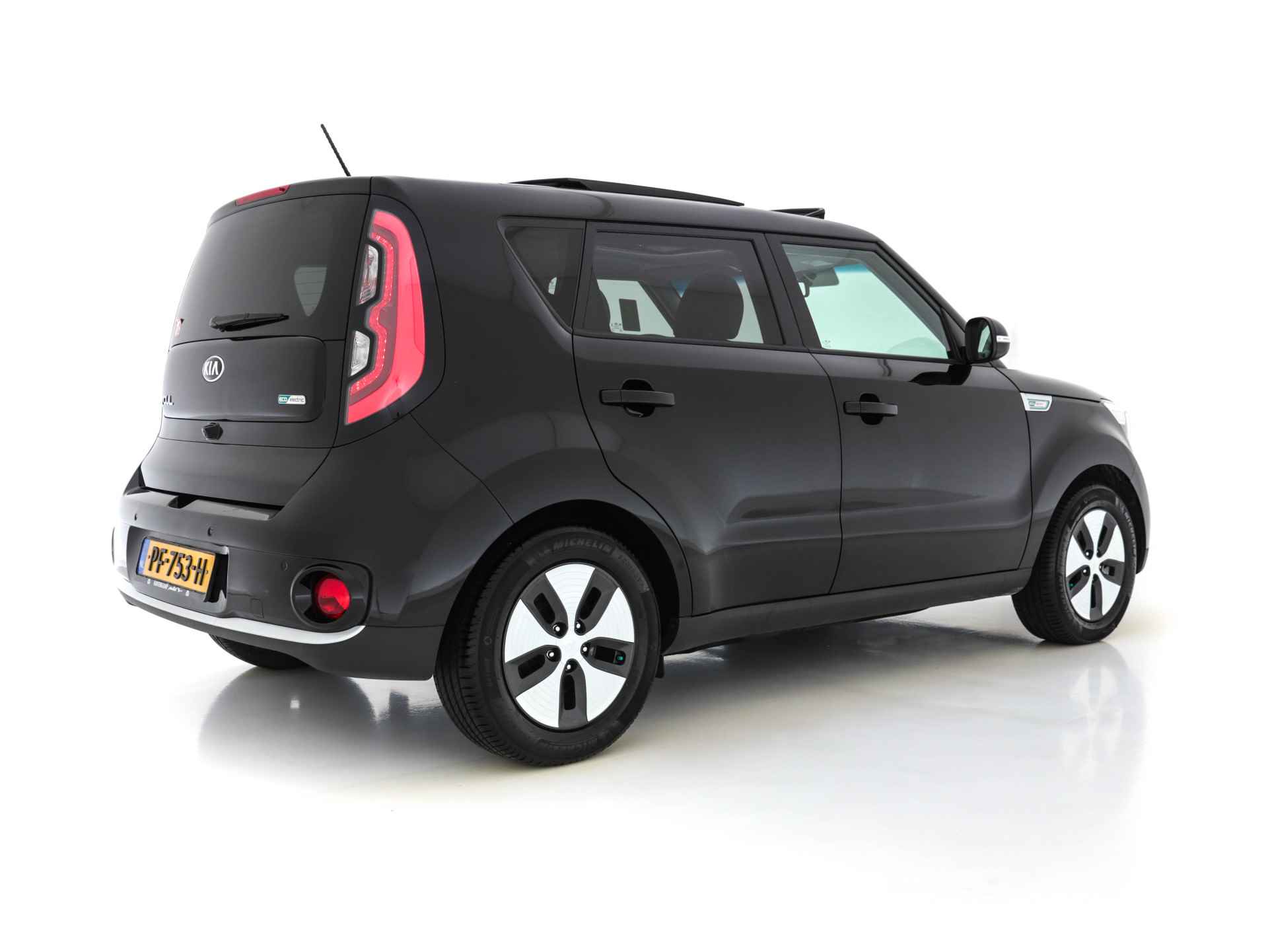 Kia Soul EV Executive Plus Line (INCL.BTW) Aut.*PANO | NAPPA-LEATHER | NAVI-FULLMAP | FULL-LED | KEYLESS | CAMERA | ECC | PDC | CRUISE | DAB | DIGI-COCKPIT | COMFORT-SEATS | 16"ALU* - 6/31