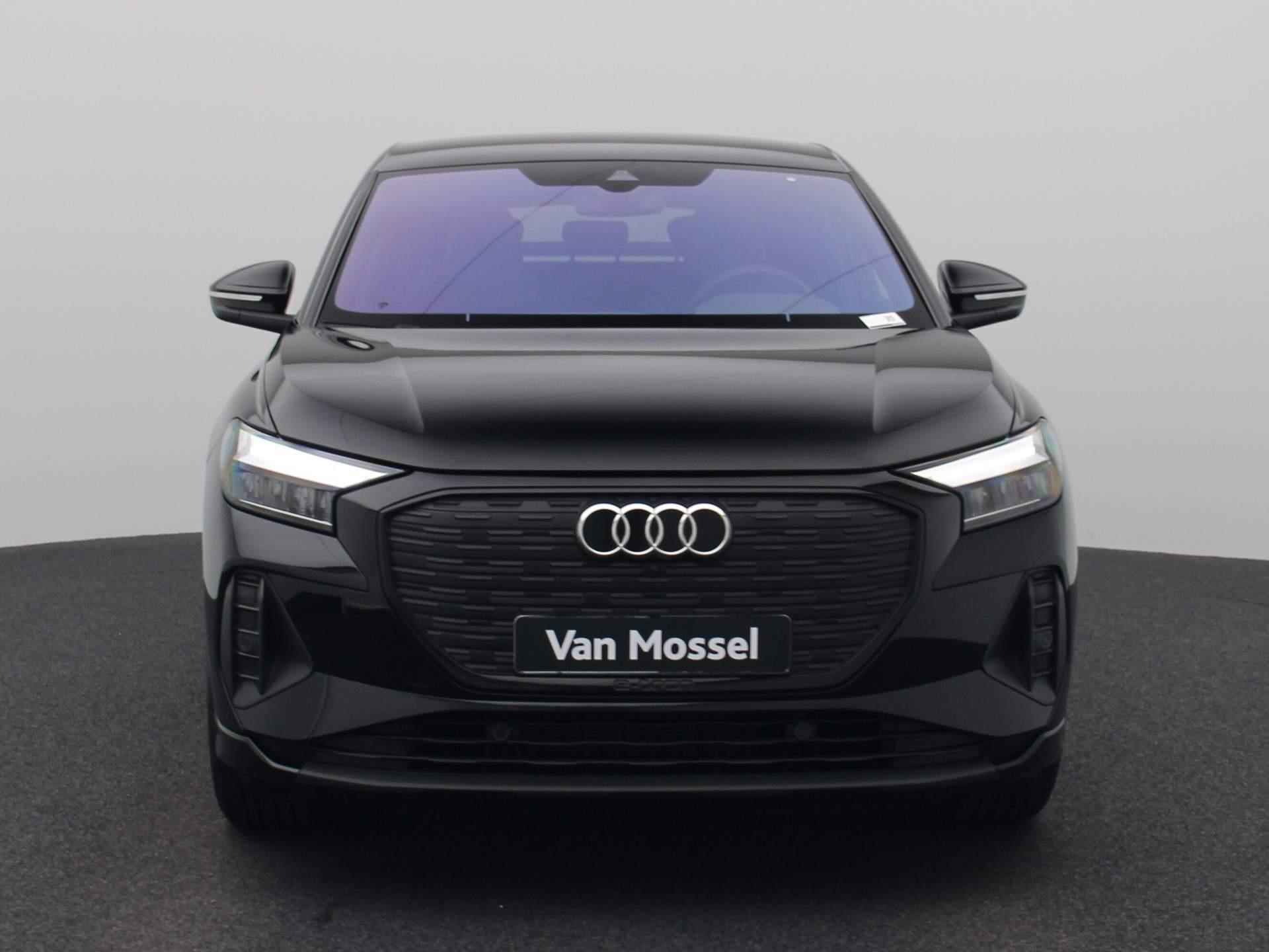 Audi Q4 Sportback e-tron 45 Edition 82 kWh 286 PK | S-line interieur | Automaat | Navigatie | Cruise Control | Trekhaak | Parkeersensoren | Stoelverwarming | Apple Carplay | Android Auto | Lichtmetalen velgen | Climate Control | - 4/46