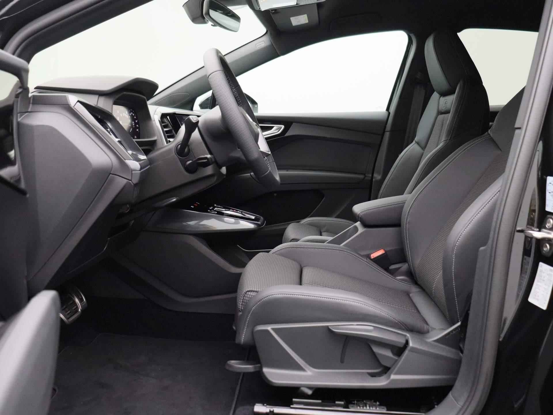 Audi Q4 Sportback e-tron 45 Edition 82 kWh 286 PK | S-line interieur | Automaat | Navigatie | Cruise Control | Trekhaak | Parkeersensoren | Stoelverwarming | Apple Carplay | Android Auto | Lichtmetalen velgen | Climate Control | - 12/46