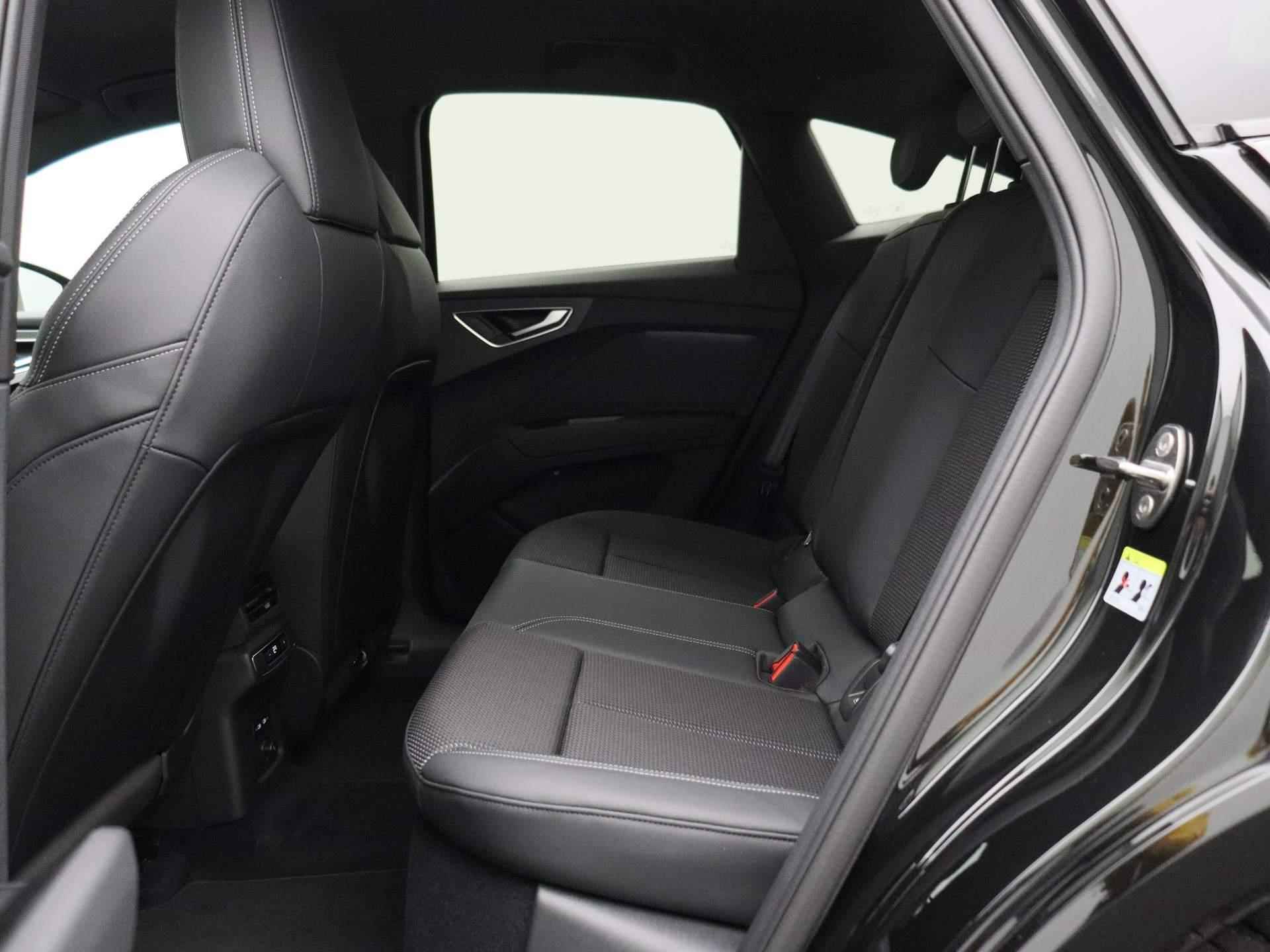 Audi Q4 Sportback e-tron 45 Edition 82 kWh 286 PK | S-line interieur | Automaat | Navigatie | Cruise Control | Trekhaak | Parkeersensoren | Stoelverwarming | Apple Carplay | Android Auto | Lichtmetalen velgen | Climate Control | - 13/46