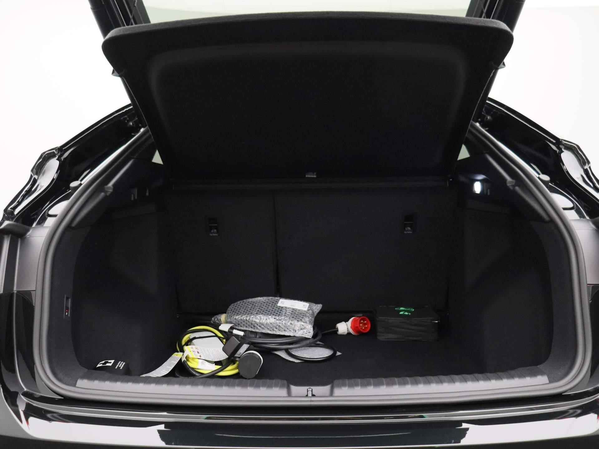 Audi Q4 Sportback e-tron 45 Edition 82 kWh 286 PK | S-line interieur | Automaat | Navigatie | Cruise Control | Trekhaak | Parkeersensoren | Stoelverwarming | Apple Carplay | Android Auto | Lichtmetalen velgen | Climate Control | - 14/46