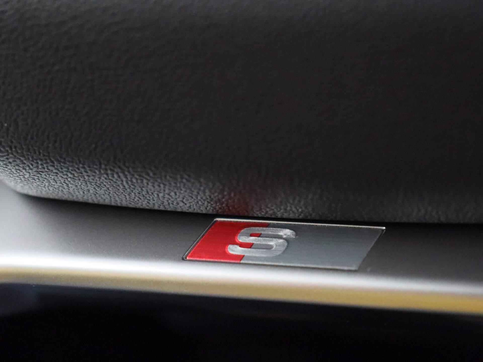 Audi Q4 Sportback e-tron 45 Edition 82 kWh 286 PK | S-line interieur | Automaat | Navigatie | Cruise Control | Trekhaak | Parkeersensoren | Stoelverwarming | Apple Carplay | Android Auto | Lichtmetalen velgen | Climate Control | - 32/46