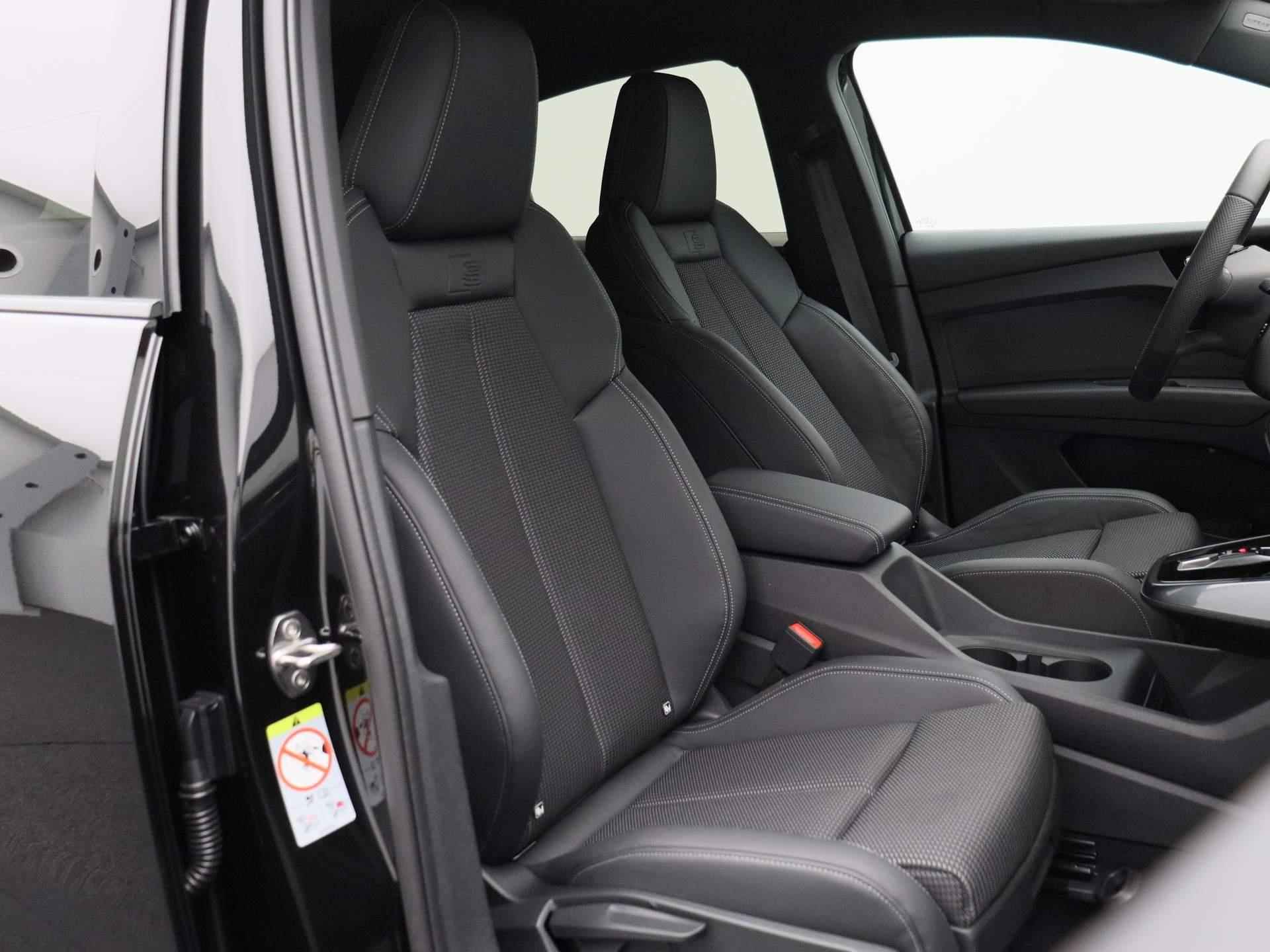 Audi Q4 Sportback e-tron 45 Edition 82 kWh 286 PK | S-line interieur | Automaat | Navigatie | Cruise Control | Trekhaak | Parkeersensoren | Stoelverwarming | Apple Carplay | Android Auto | Lichtmetalen velgen | Climate Control | - 35/46