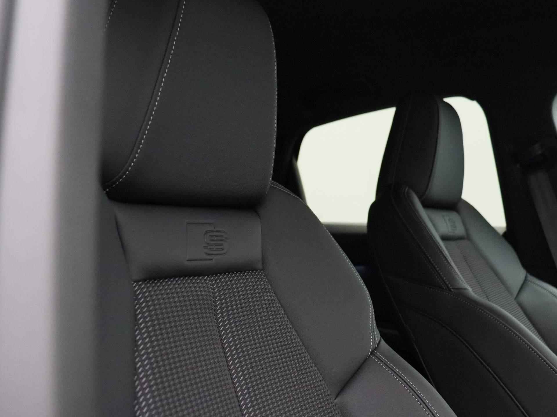 Audi Q4 Sportback e-tron 45 Edition 82 kWh 286 PK | S-line interieur | Automaat | Navigatie | Cruise Control | Trekhaak | Parkeersensoren | Stoelverwarming | Apple Carplay | Android Auto | Lichtmetalen velgen | Climate Control | - 37/46