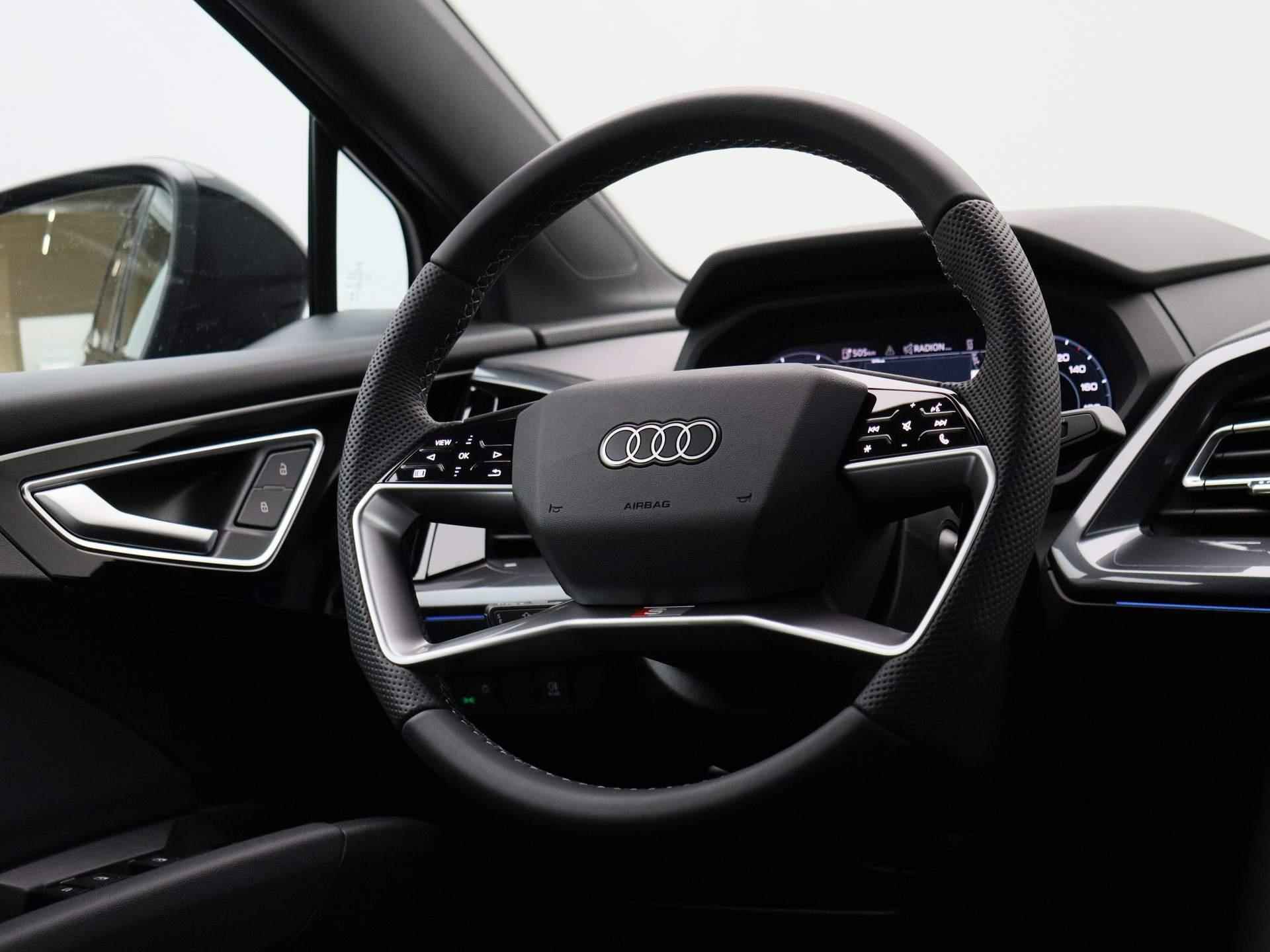 Audi Q4 Sportback e-tron 45 Edition 82 kWh 286 PK | S-line interieur | Automaat | Navigatie | Cruise Control | Trekhaak | Parkeersensoren | Stoelverwarming | Apple Carplay | Android Auto | Lichtmetalen velgen | Climate Control | - 40/46