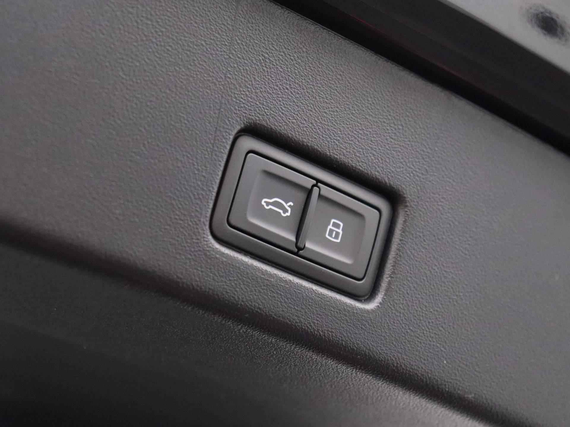 Audi Q4 Sportback e-tron 45 Edition 82 kWh 286 PK | S-line interieur | Automaat | Navigatie | Cruise Control | Trekhaak | Parkeersensoren | Stoelverwarming | Apple Carplay | Android Auto | Lichtmetalen velgen | Climate Control | - 41/46