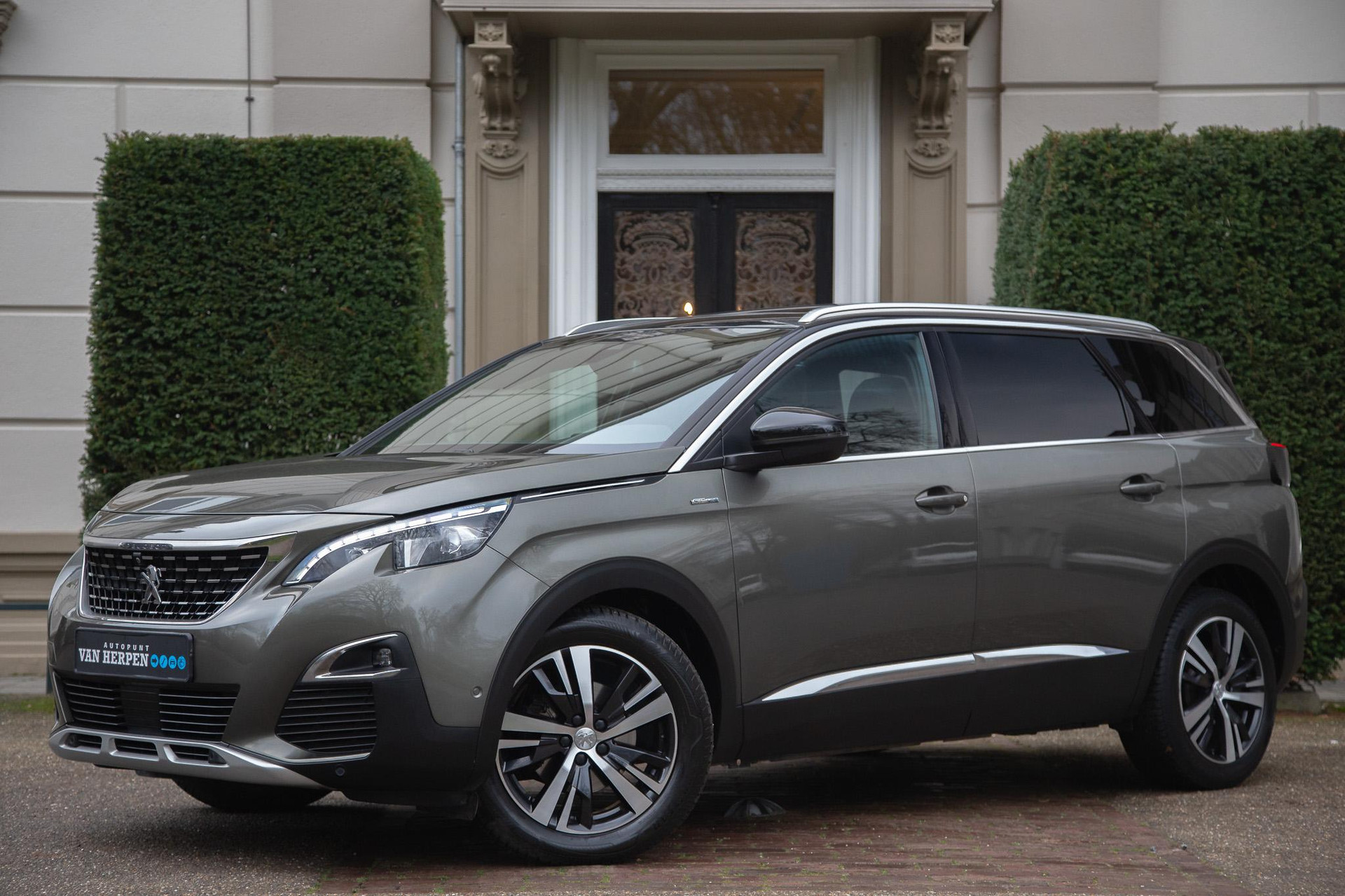 Peugeot 5008 1.6 PureTech GT-Line Pano | Adaptive | 360 Cam | Leder | Focal