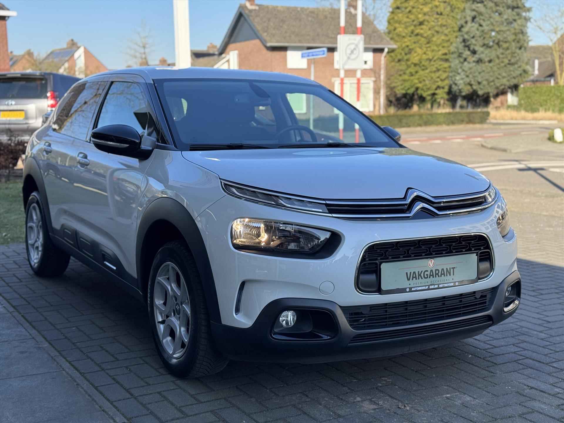 Citroen C4 Cactus 1.2 PureTech Shine | Navigatie, Parkeercamera, Cruise control, Apple CarPlay/Android auto, 16 inch - 6/28