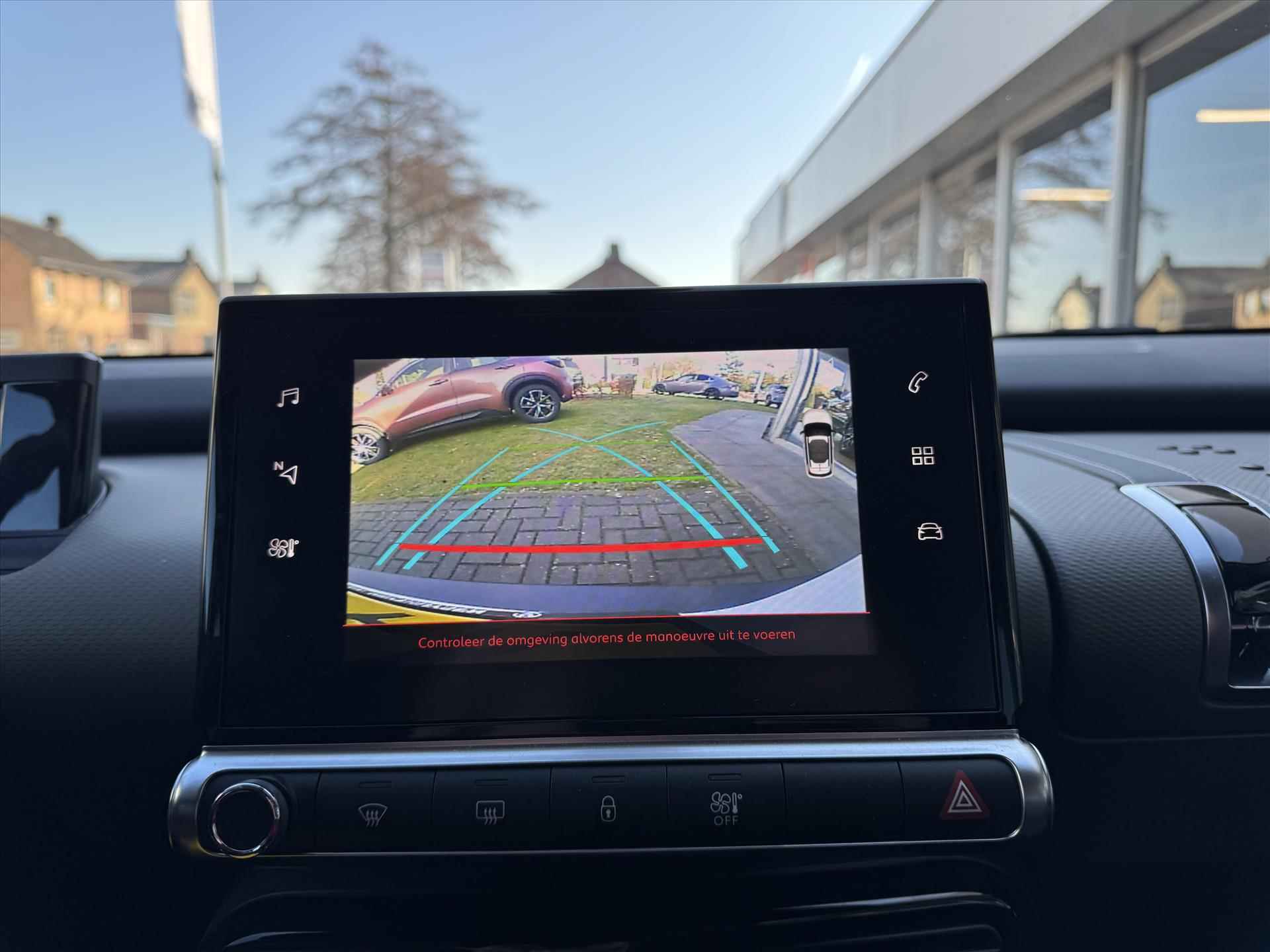 Citroen C4 Cactus 1.2 PureTech Shine | Navigatie, Parkeercamera, Cruise control, Apple CarPlay/Android auto, 16 inch - 19/28