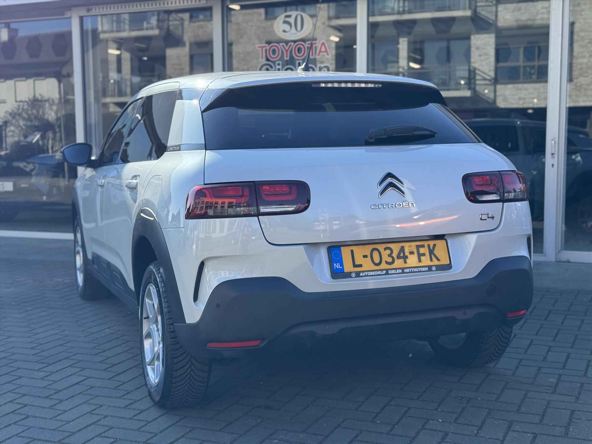 Citroen C4 Cactus 1.2 PureTech Shine | Navigatie, Parkeercamera, Cruise control, Apple CarPlay/Android auto, 16 inch - 24/28