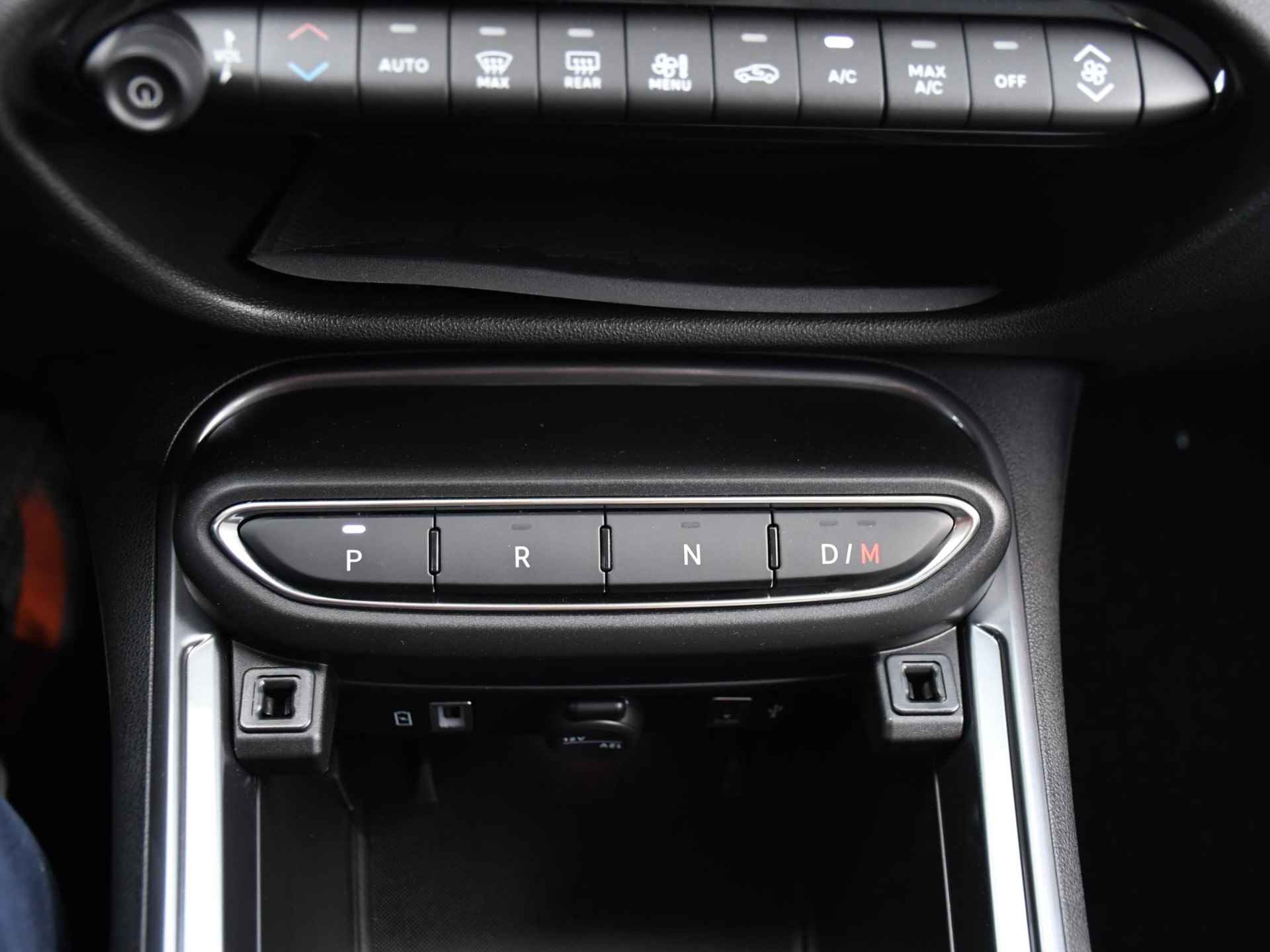 Fiat 600 La Prima 1.2 Hybrid 100pk Automaat MASSAGE | DODE HOEK | ADAPT. CRUISE | PDC + CAM. | 18''LM - 24/35