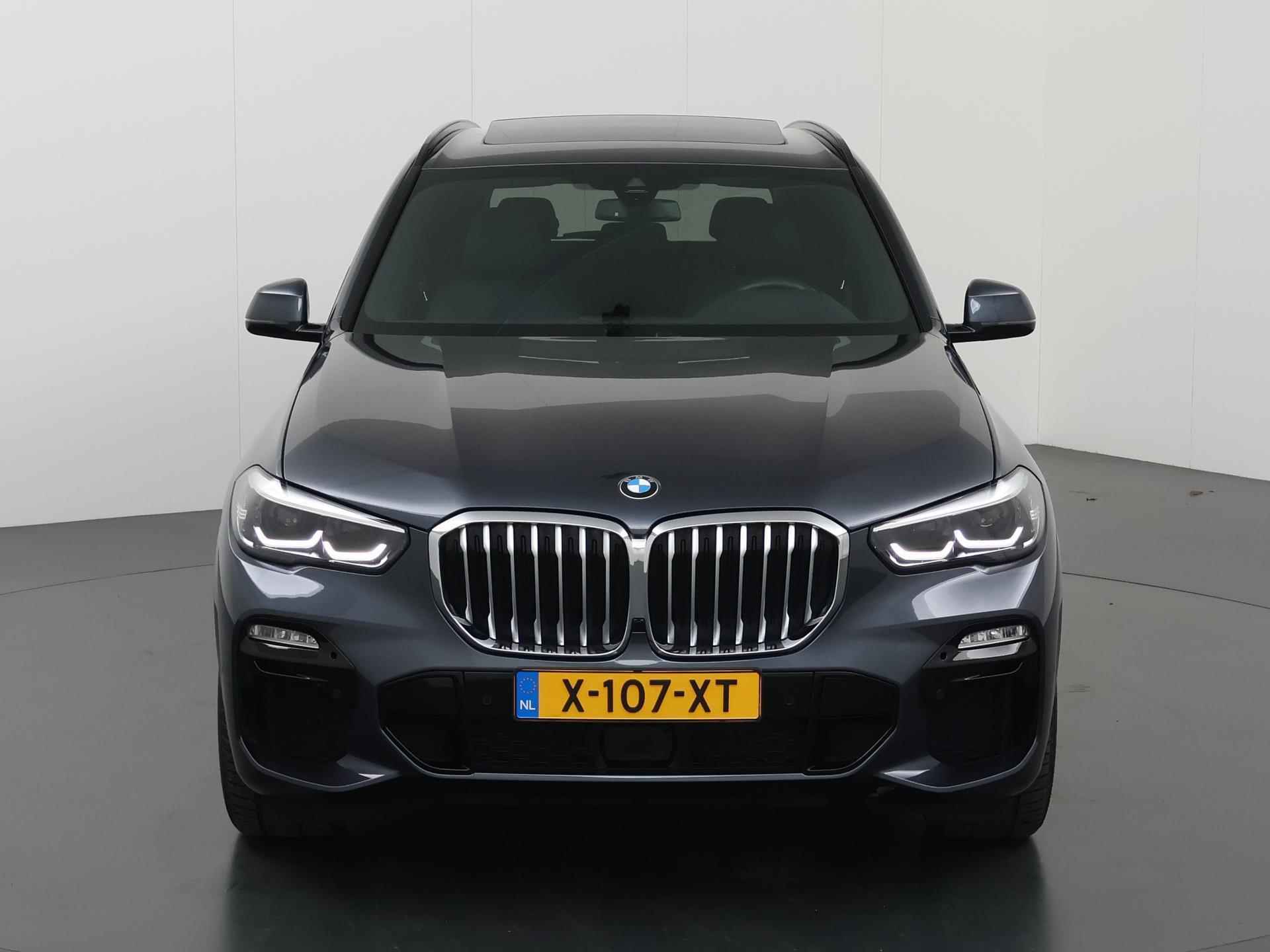 BMW X5 xDrive45e High Executive M Sport | Panoramadak | Trekhaak | Stuurverwarming | Ele. stoelen + Memory | HUD | Camera | Adaptief Onderstel | Apple CarPlay | - 4/55