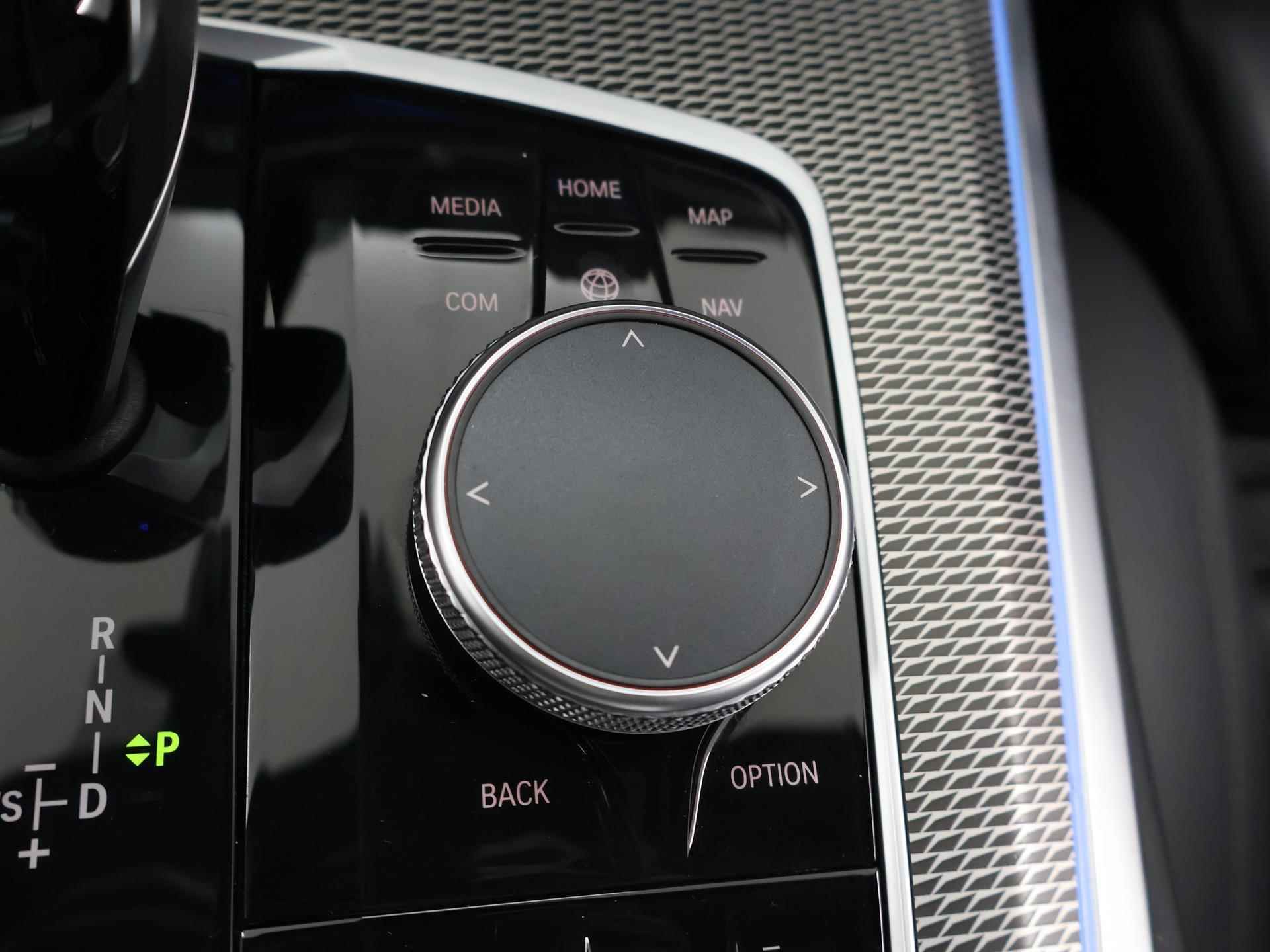 BMW X5 xDrive45e High Executive M Sport | Panoramadak | Trekhaak | Stuurverwarming | Ele. stoelen + Memory | HUD | Camera | Adaptief Onderstel | Apple CarPlay | - 30/55