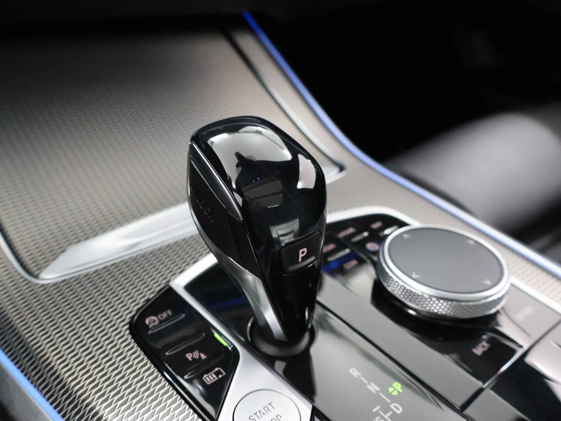 BMW X5 xDrive45e High Executive M Sport | Panoramadak | Trekhaak | Stuurverwarming | Ele. stoelen + Memory | HUD | Camera | Adaptief Onderstel | Apple CarPlay | - 31/55