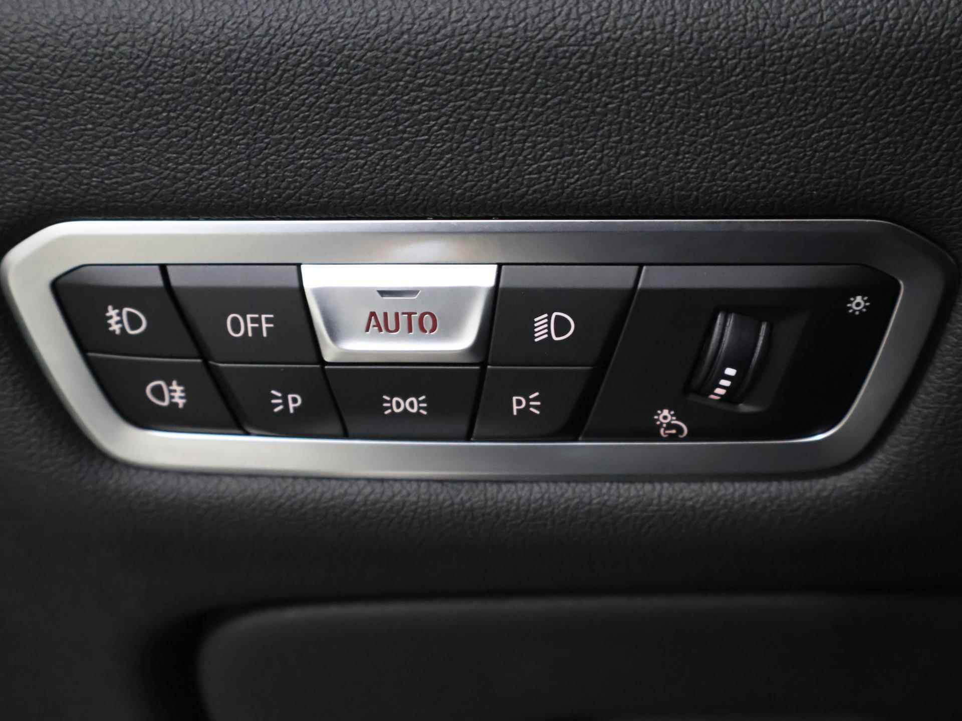 BMW X5 xDrive45e High Executive M Sport | Panoramadak | Trekhaak | Stuurverwarming | Ele. stoelen + Memory | HUD | Camera | Adaptief Onderstel | Apple CarPlay | - 40/55