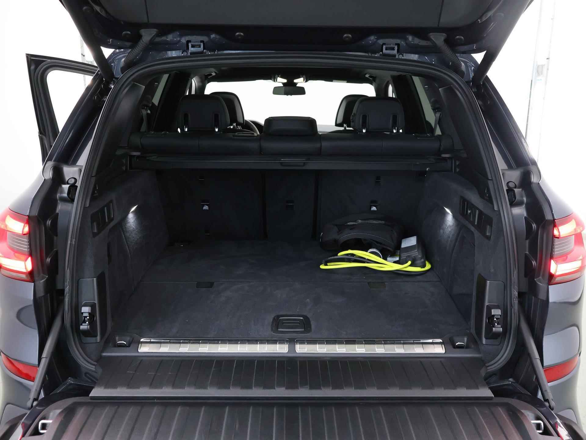 BMW X5 xDrive45e High Executive M Sport | Panoramadak | Trekhaak | Stuurverwarming | Ele. stoelen + Memory | HUD | Camera | Adaptief Onderstel | Apple CarPlay | - 45/55