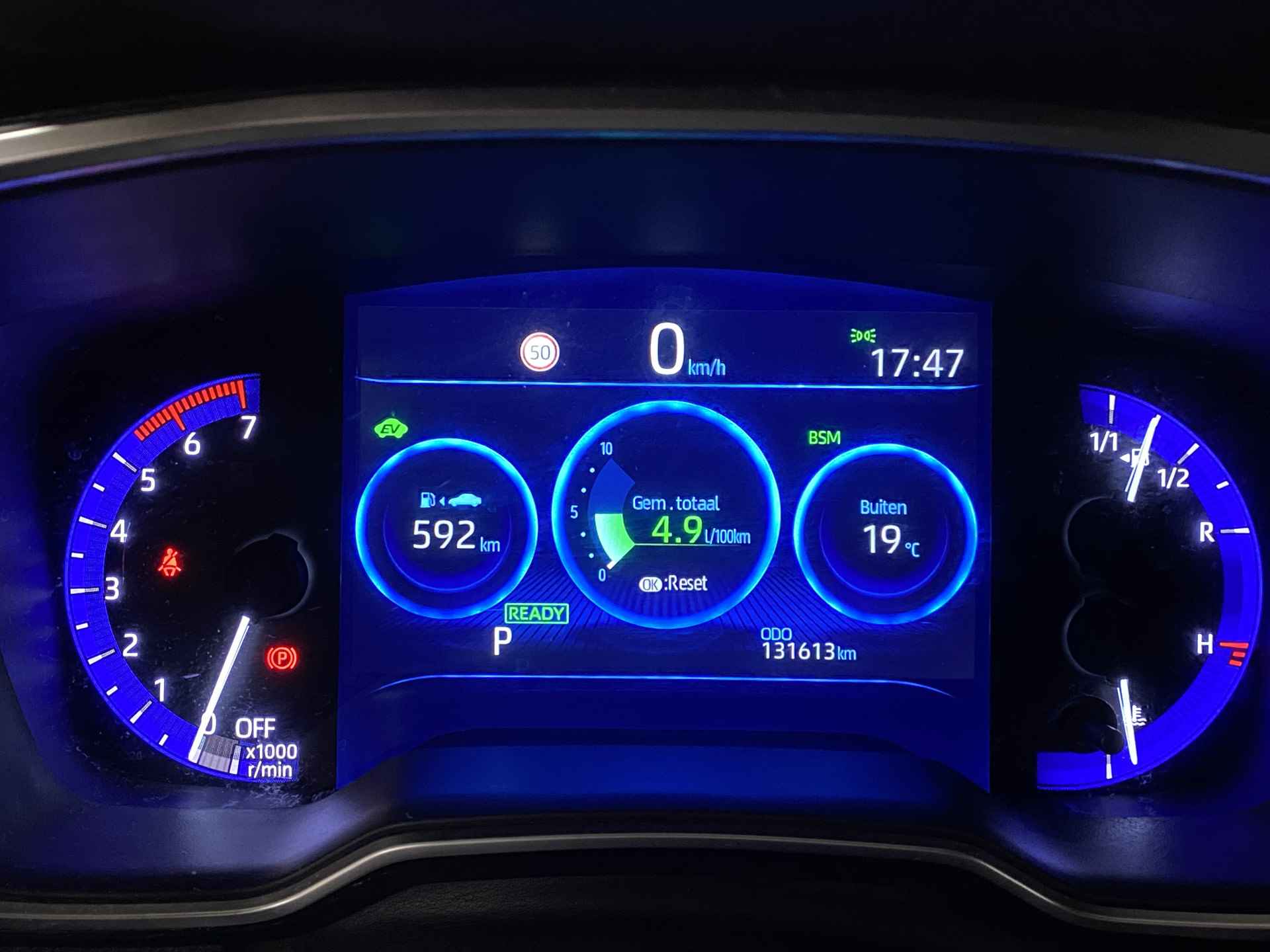 Toyota Corolla 1.8 Hybrid Executive - 29/46