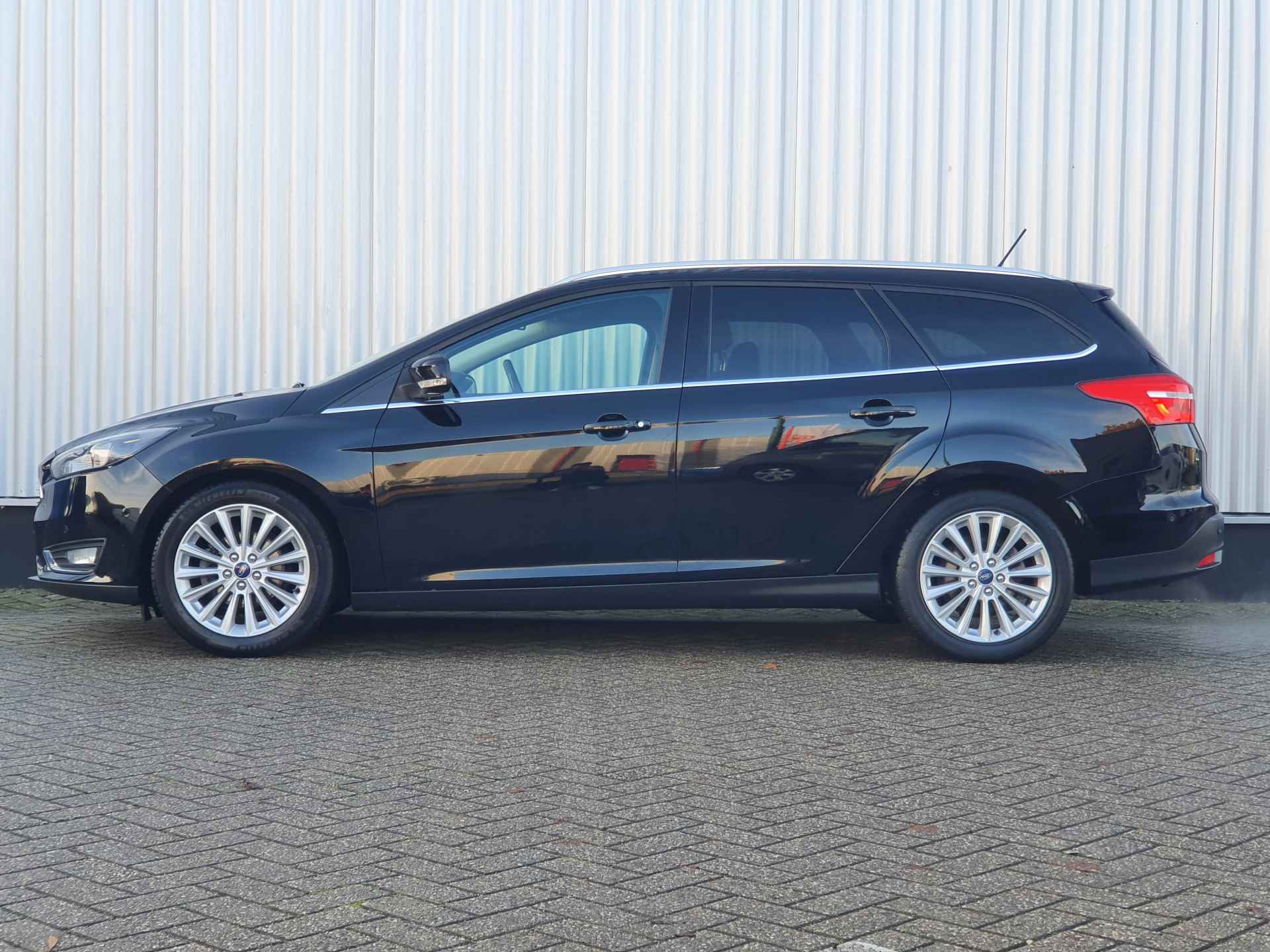 Ford Focus Wagon 1.0 Titanium | Trekhaak | Stoelverwarming | Cruise Control - 9/37