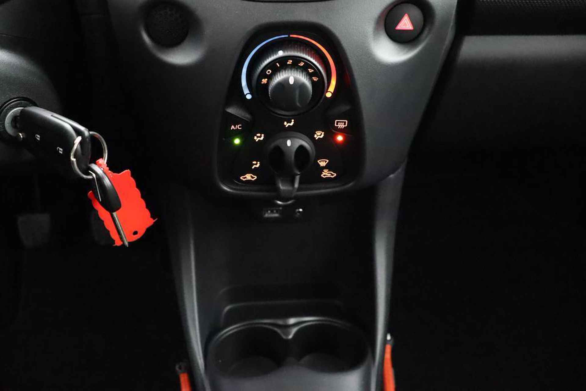 Toyota Aygo 1.0 VVT-i x-fun | Fietsendragerbeugel | Airco | Bluetooth | - 7/43