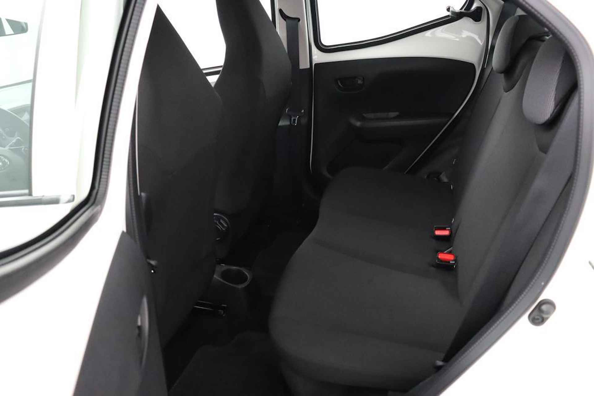Toyota Aygo 1.0 VVT-i x-fun | Fietsendragerbeugel | Airco | Bluetooth | - 17/43