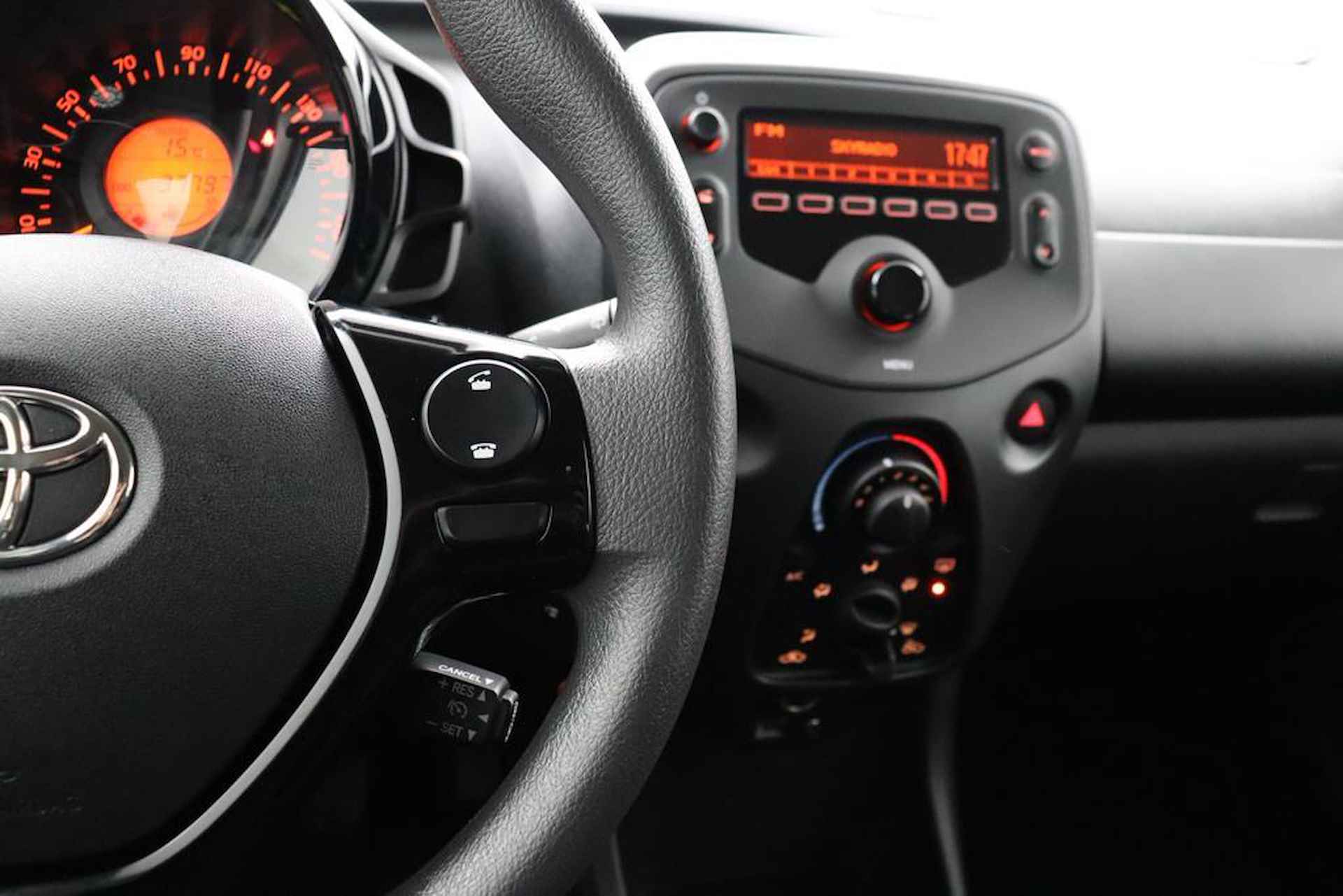 Toyota Aygo 1.0 VVT-i x-fun | Fietsendragerbeugel | Airco | Bluetooth | - 19/43