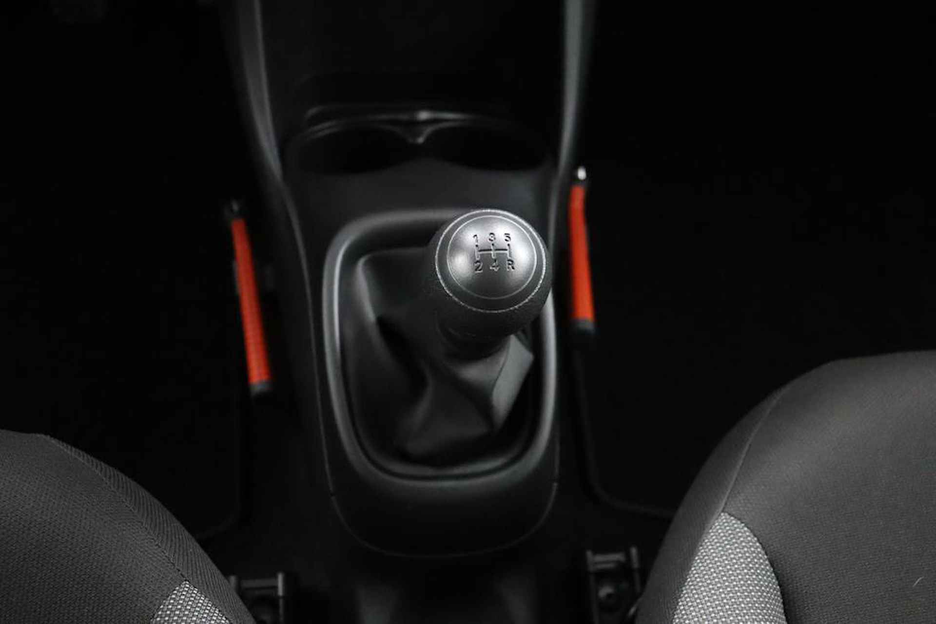 Toyota Aygo 1.0 VVT-i x-fun | Fietsendragerbeugel | Airco | Bluetooth | - 25/43