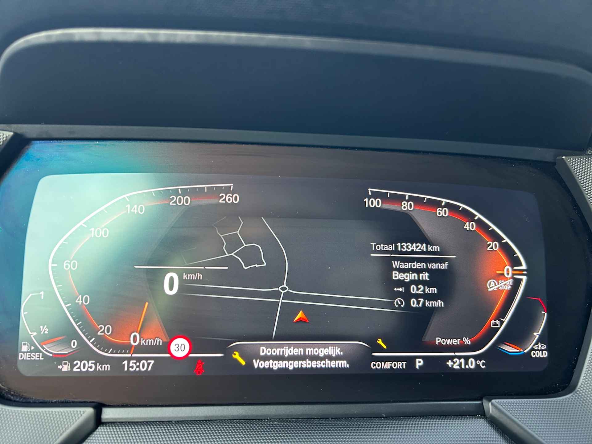 BMW 1-serie 118d Business M-Sport | incl. 12 maanden garantie | Virtual cockpit | Zwarte hemel | Cruise control | Stoelverwarming | 17 " lichtmetalen velgen | Parkeersensoren voor + achter | Ambiance verlichting | DAB+ radio | Navigatie full map | LED verlichting | - 19/50