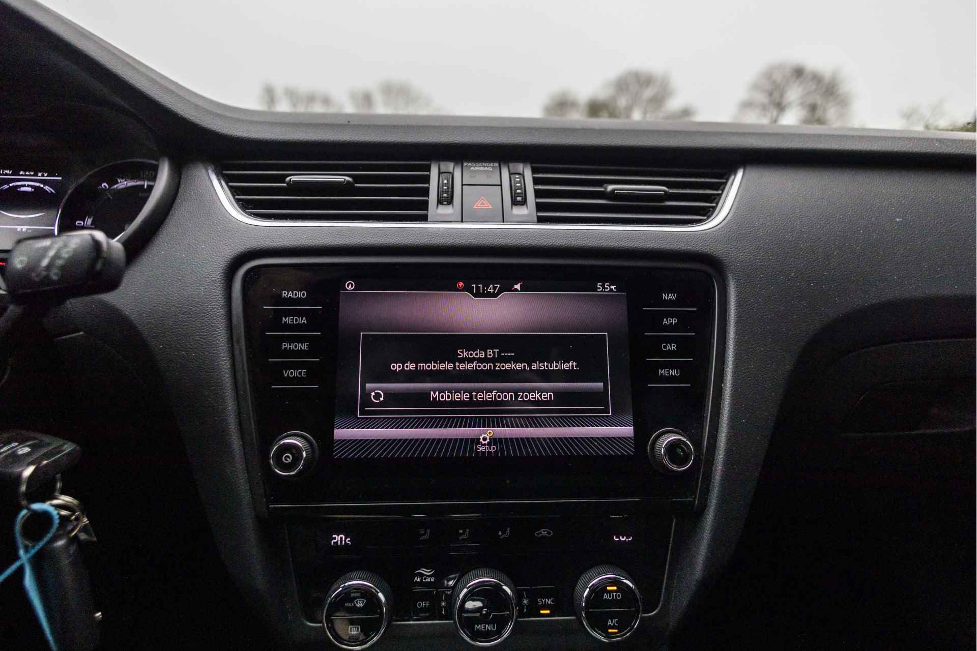 Škoda Octavia Combi 1.5 TSI Greentech Sport Business | Automaat | LED | Carplay | NL Auto - 33/39