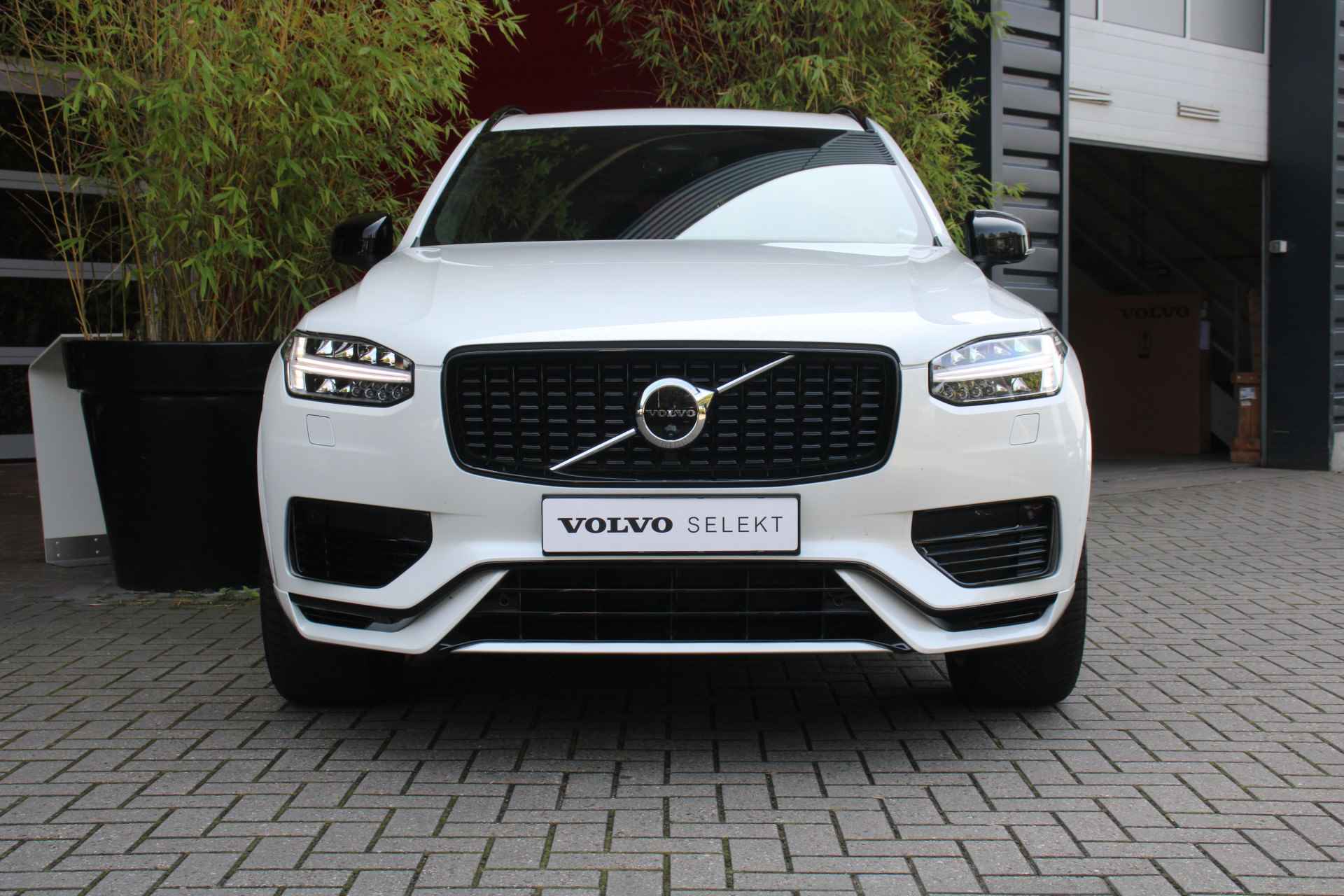 Volvo XC90 T8 Recharge AWD 455pk Ultimate Dark | Luchtvering | Bowers&Wilkins | Trekhaak | 360 Camera | Pilot Assist | Schuifdak - 10/17