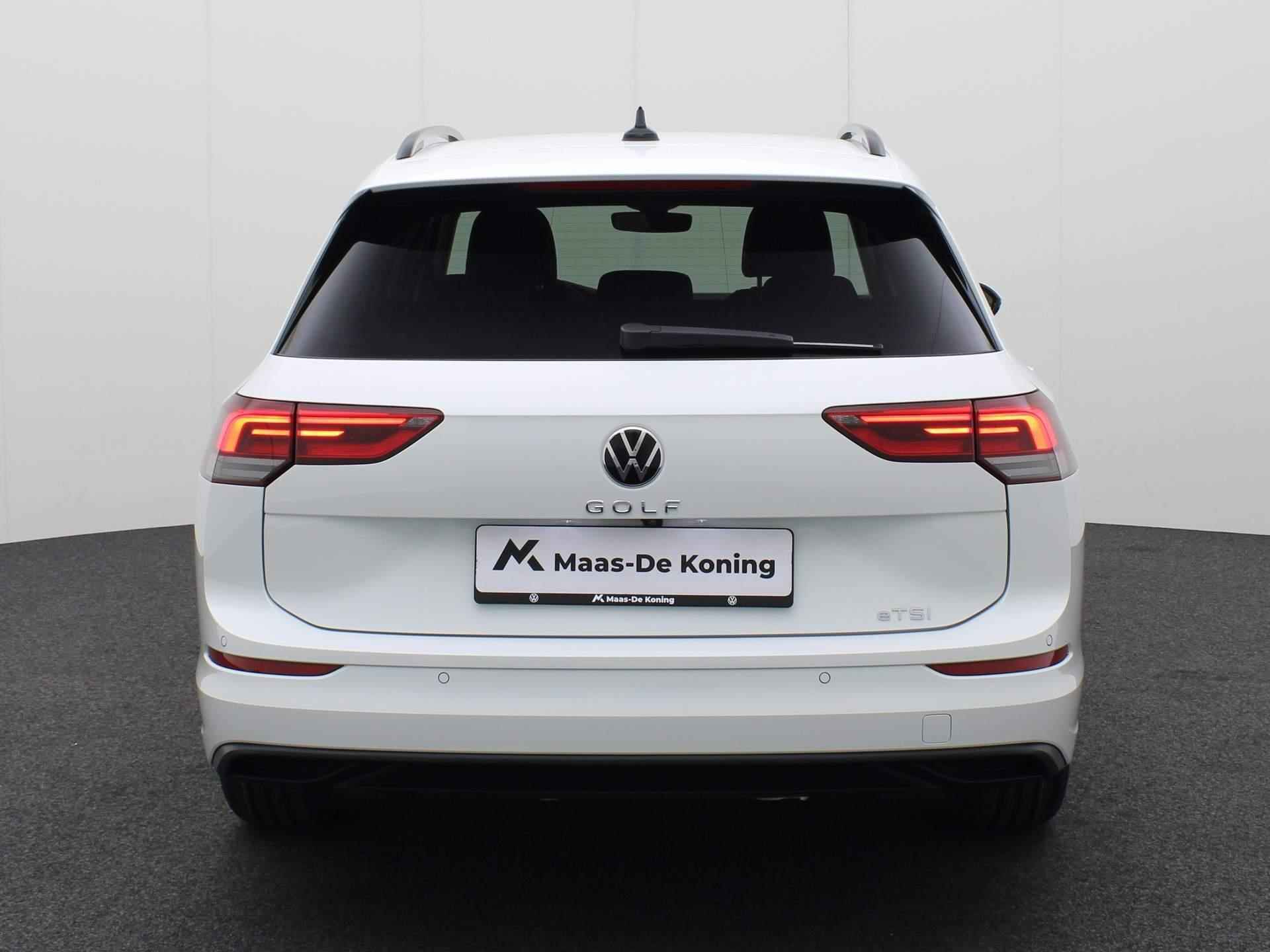 Volkswagen Golf Variant Life Business 1.0 eTSI 81 kW 110 pk 7 versn. DSG · Comfort pakket · Lounge pakket · Velgen 'Norfolk' · - 29/38