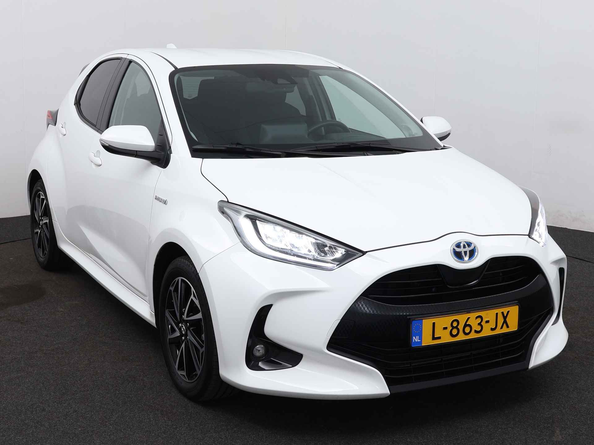 Toyota Yaris 1.5 Hybrid Style | Navigatie | Stoelverwarming | JBL | LM velgen | Stoelverwarming | Cruise Control Adaptief | - 27/49