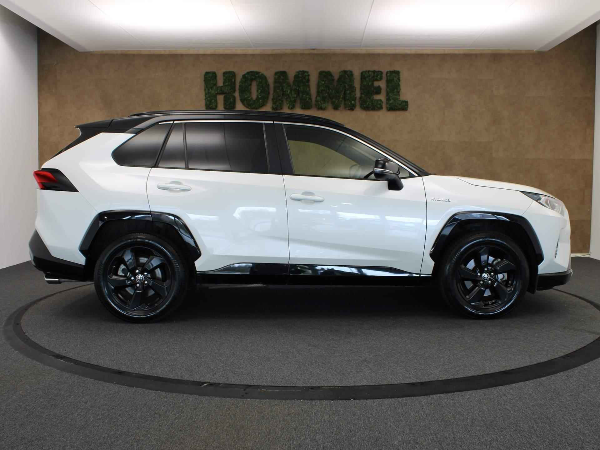 Toyota RAV4 2.5 Hybrid AWD Bi-Tone  - ORIGINEEL NEDERLANDSE AUTO - NAVIGATIE - 360 GRADEN CAMERA - PARKEERSENSOREN VOOR/ ACHTER - ELEKTRISCH BEDIENBARE ACHTERKLEP - ELEKTRISCH BEDIENBARE BESTUURDERSSTOEL - 9/40