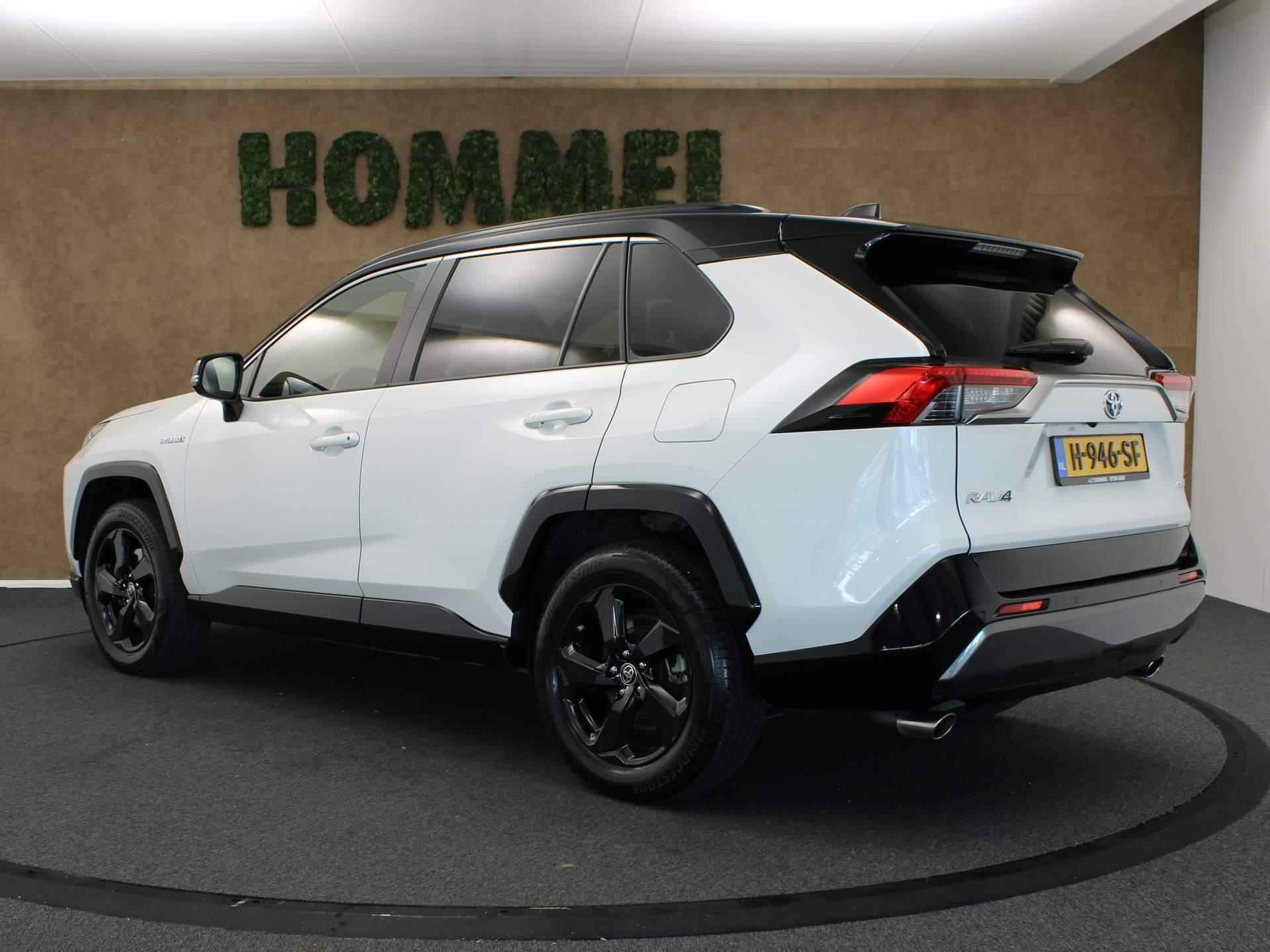 Toyota RAV4 2.5 Hybrid AWD Bi-Tone  - ORIGINEEL NEDERLANDSE AUTO - NAVIGATIE - 360 GRADEN CAMERA - PARKEERSENSOREN VOOR/ ACHTER - ELEKTRISCH BEDIENBARE ACHTERKLEP - ELEKTRISCH BEDIENBARE BESTUURDERSSTOEL - 11/40