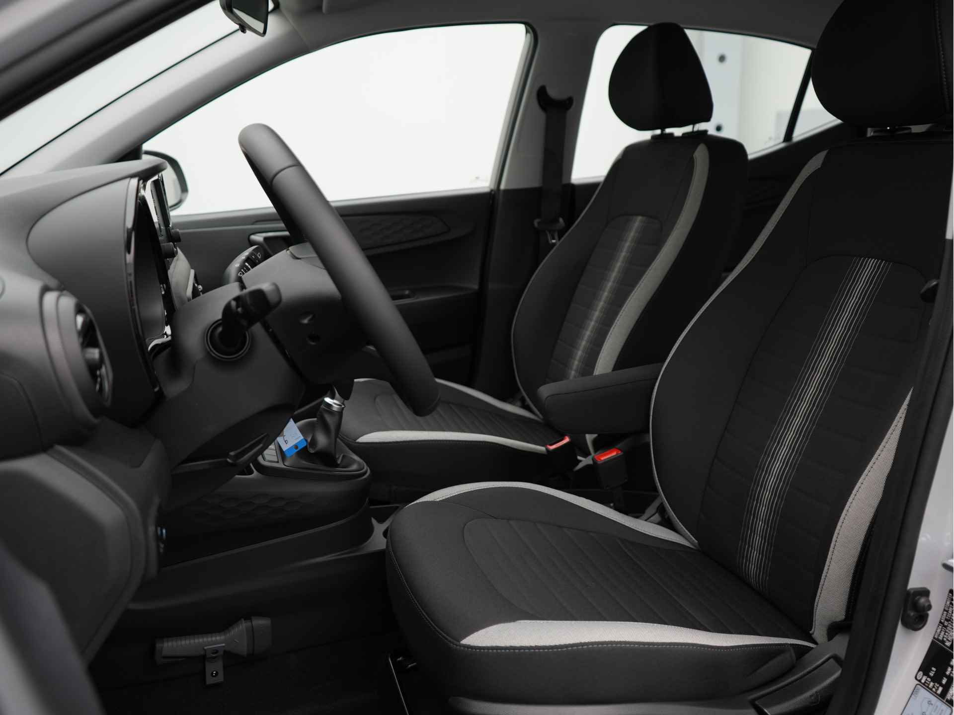 Hyundai i10 1.0 Comfort APPLE / ANDROID NAVIGATIE | LICHTMETALEN VELGEN | Rijklaarprijs! - 6/33