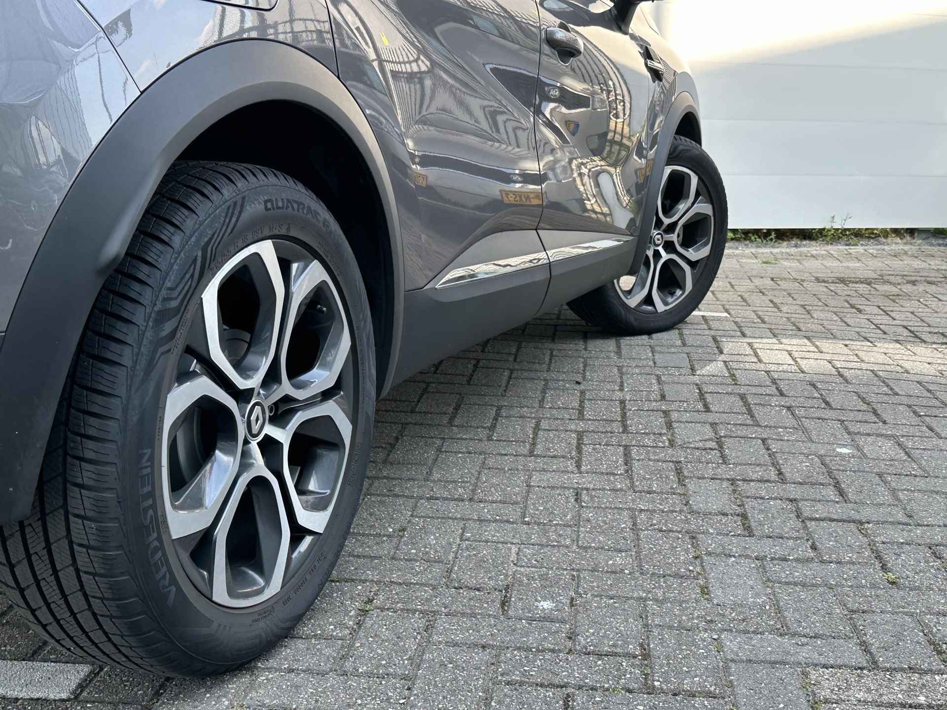 Renault Captur 1.0 TCe 90 techno | Hoge Instap | Groot Scherm | Navigatie+Camera | 18 Inch | BOSE | All-season | Geen Import! - 14/40