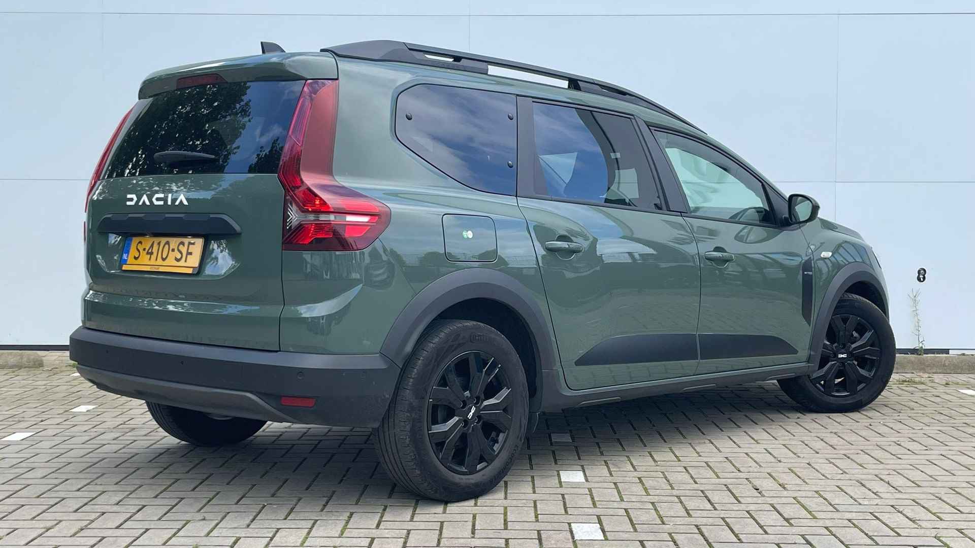 Dacia Jogger 1.0 TCe 110 Extreme 7p. Navigatie / 7-Persoons / Climate Control / Lichtmetalen Velgen / Parkeersensoren V+A+Camera / Cruise Control / DAB / LED / Hill Holt System - 3/41