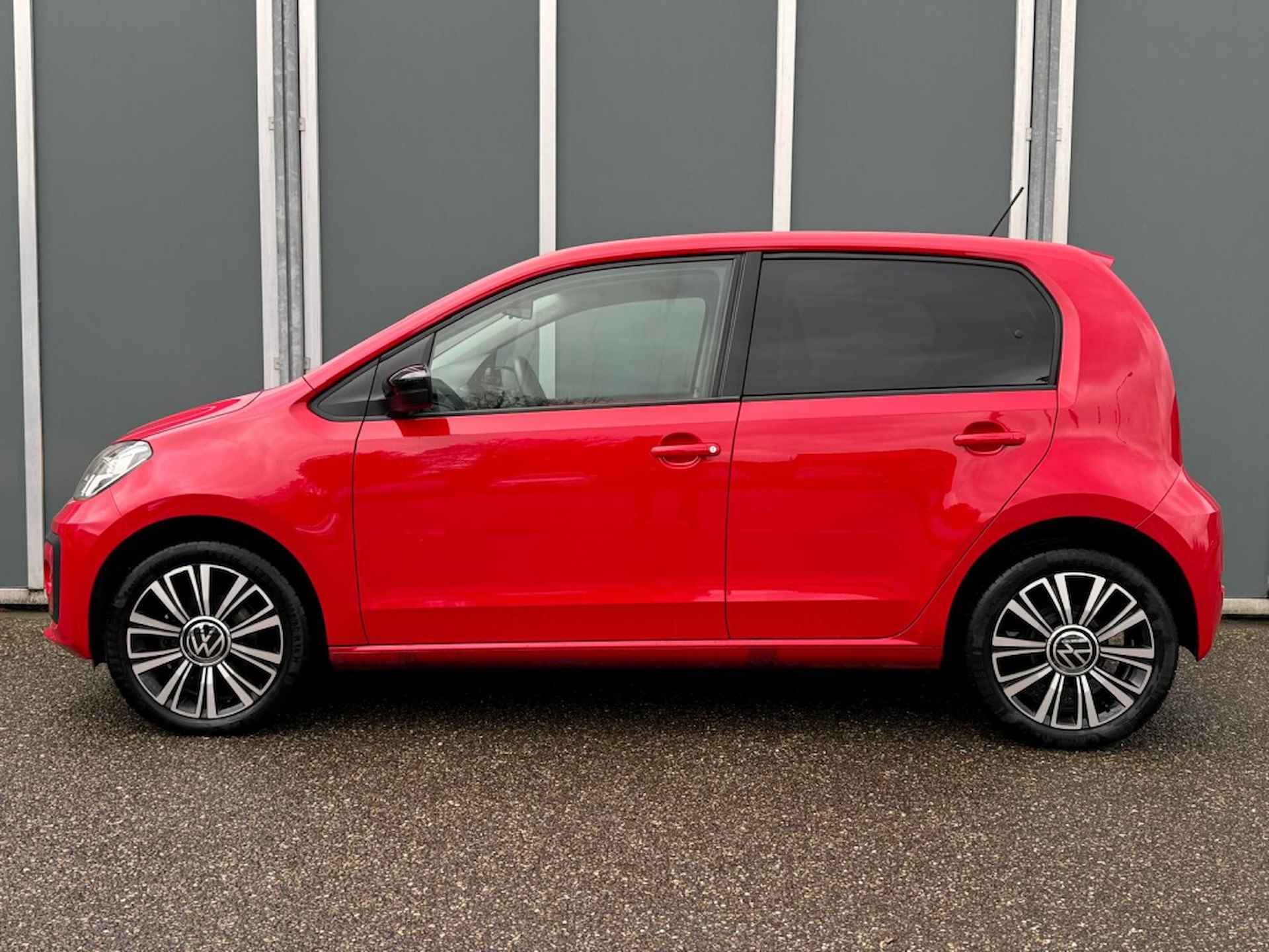 Volkswagen up!  1.0 BMT 65pk Black Style | Climate | Stoelverwarming - 18/22