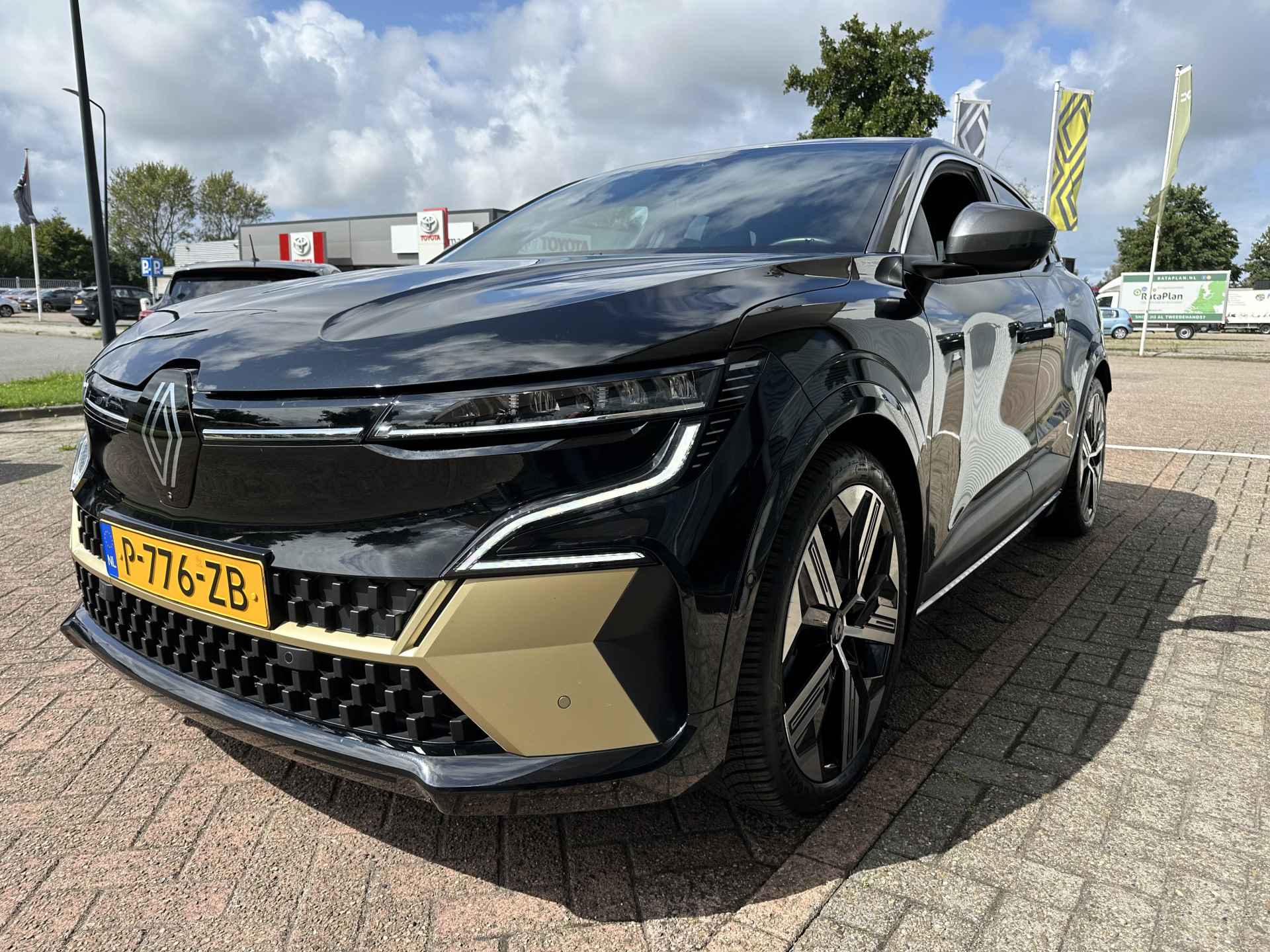 Renault Mégane E-Tech EV60 Optimum Charge Iconic | Pack Advanced Drive Assist en Augmented Vision | tijdelijk gratis Top Afleverpakket twv Eur 695 - 4/59