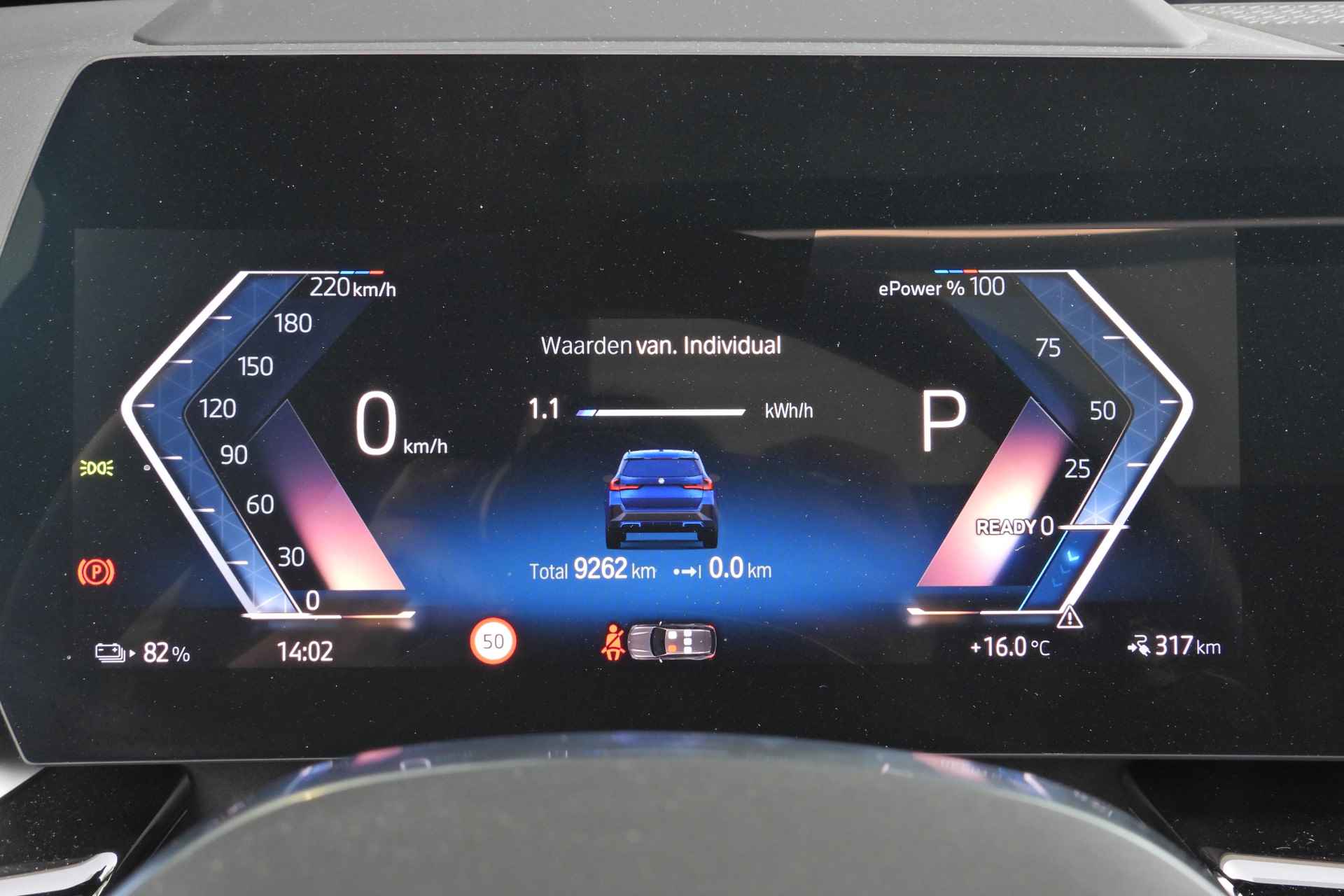 BMW iX1 xDrive30 M Sport / Panoramadak / Harman Kardon / Apple CarPlay / Adaptief M Onderstel / Elektrische Sportstoelen / Travel Pack / Head-Up Display / 19 inch LMV - 29/39