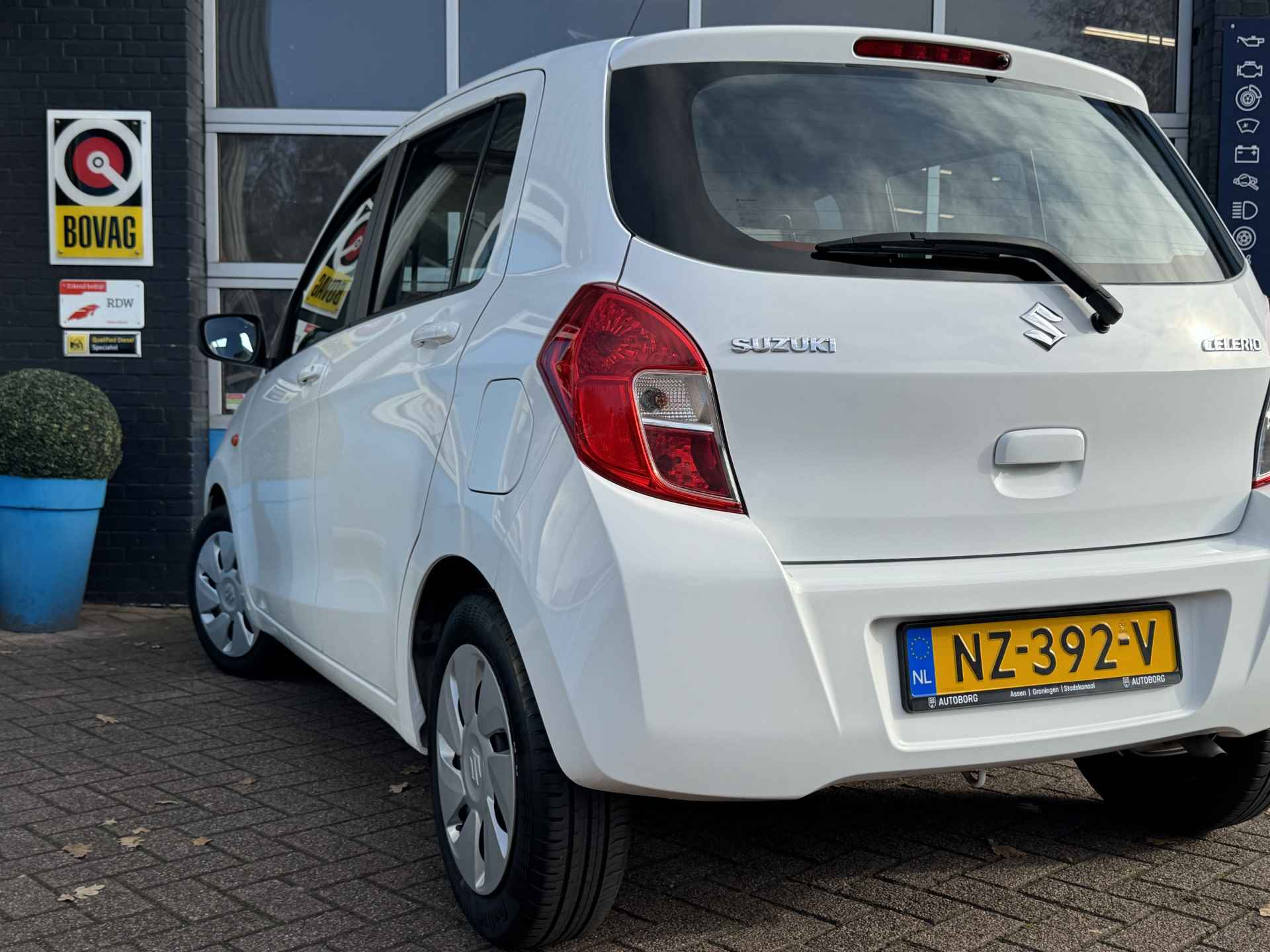 Suzuki Celerio 1.0 Comfort | Airco |  Rijklaar + 12 Maand BOVAG Garantie - 33/41