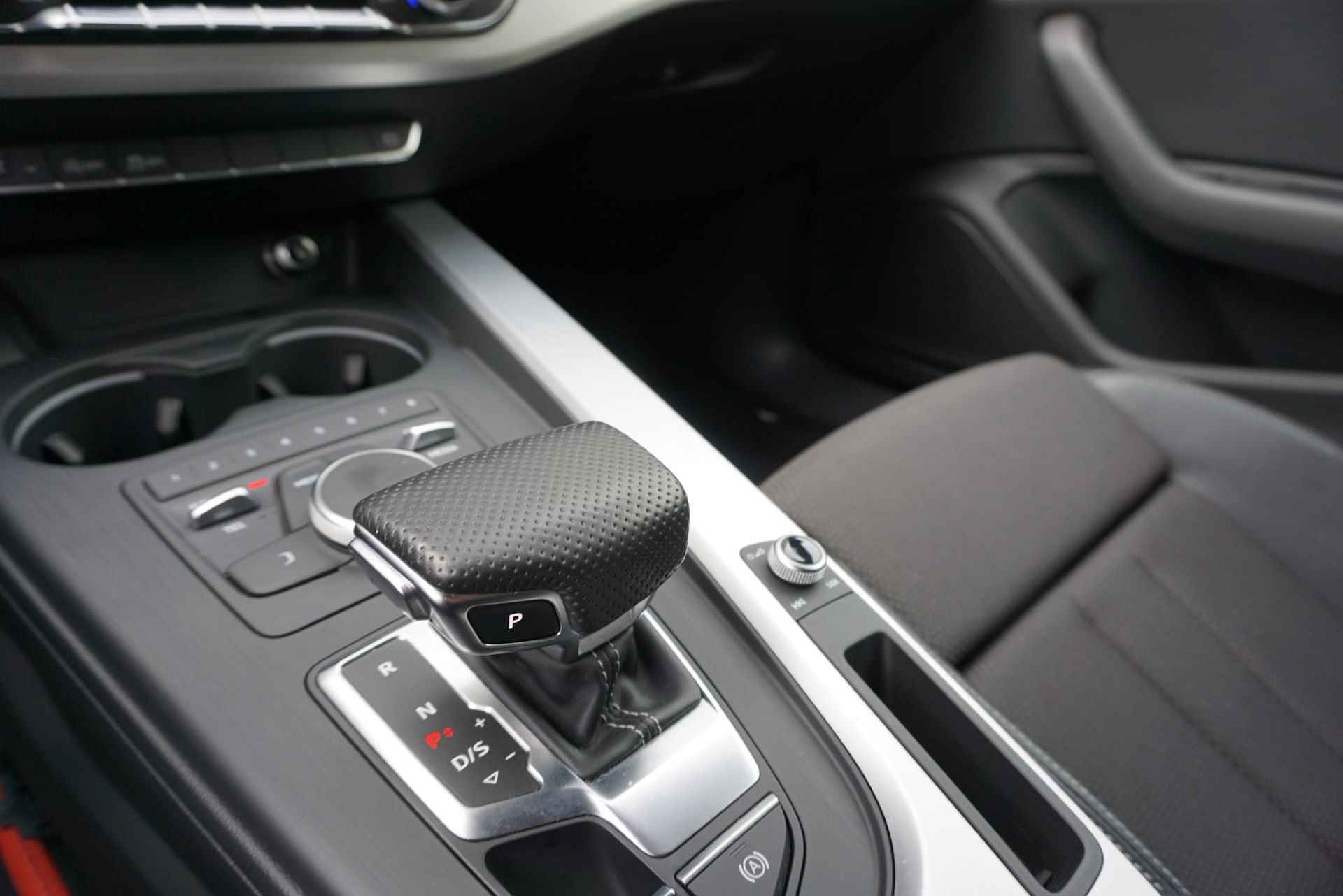 Audi A5 Sportback 35 TFSI 150pk S-tronic Sport S-line edition | 19" Velgen | Getint Glas | Navigatie - 38/43